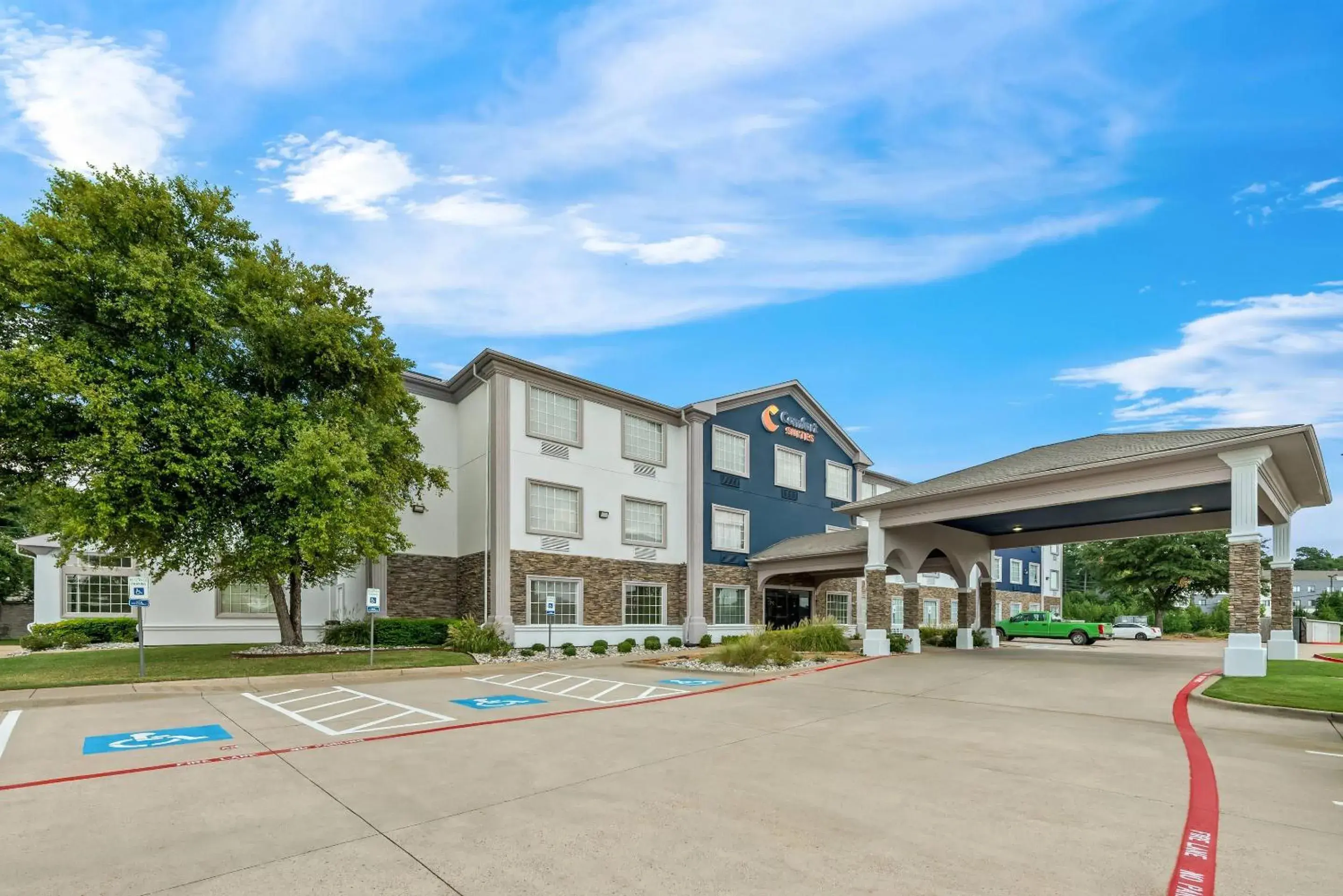 Property building in Comfort Suites Texarkana Texas Property building in Comfort Suites Texarkana Texas