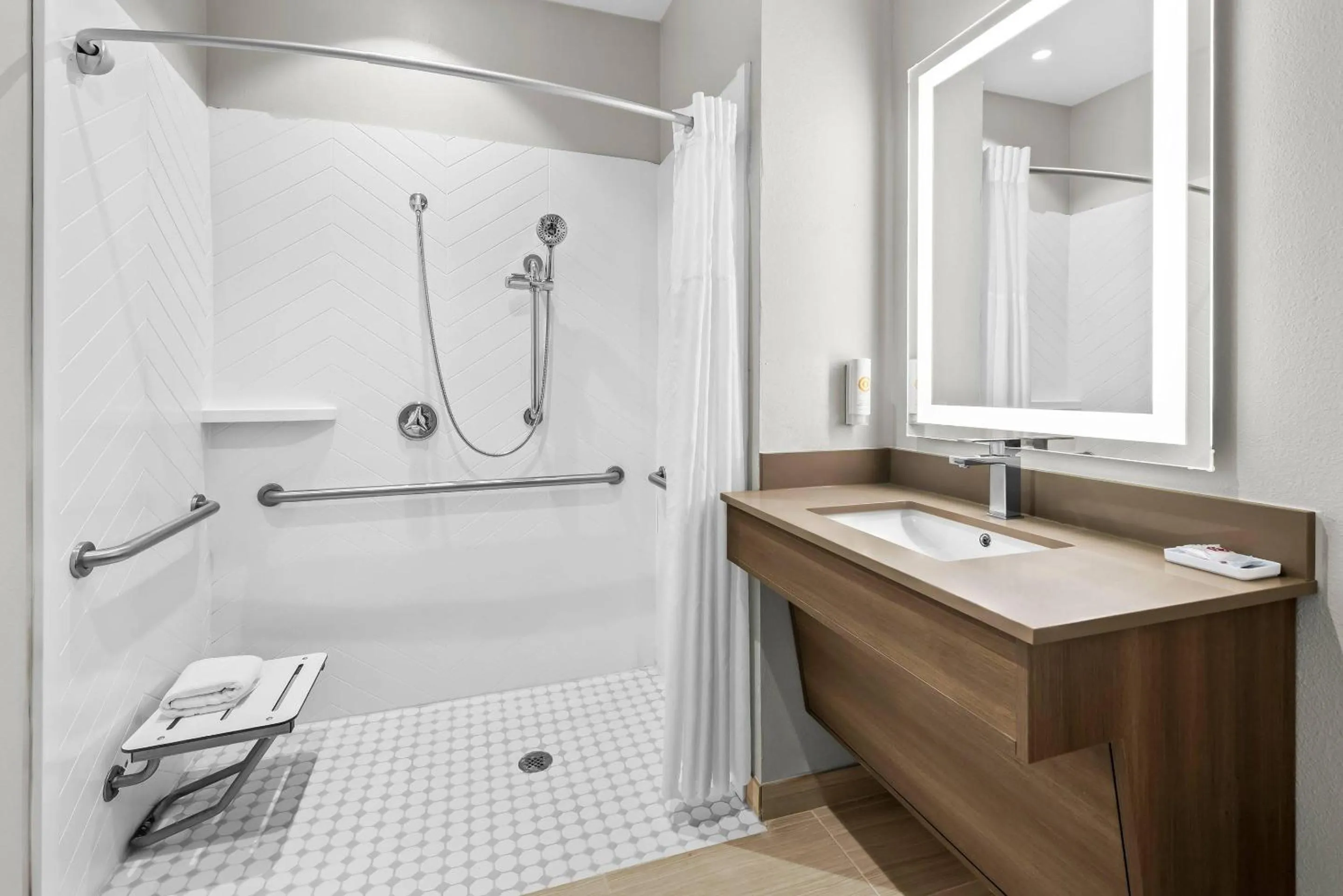 Bedroom in Comfort Suites Texarkana Texas