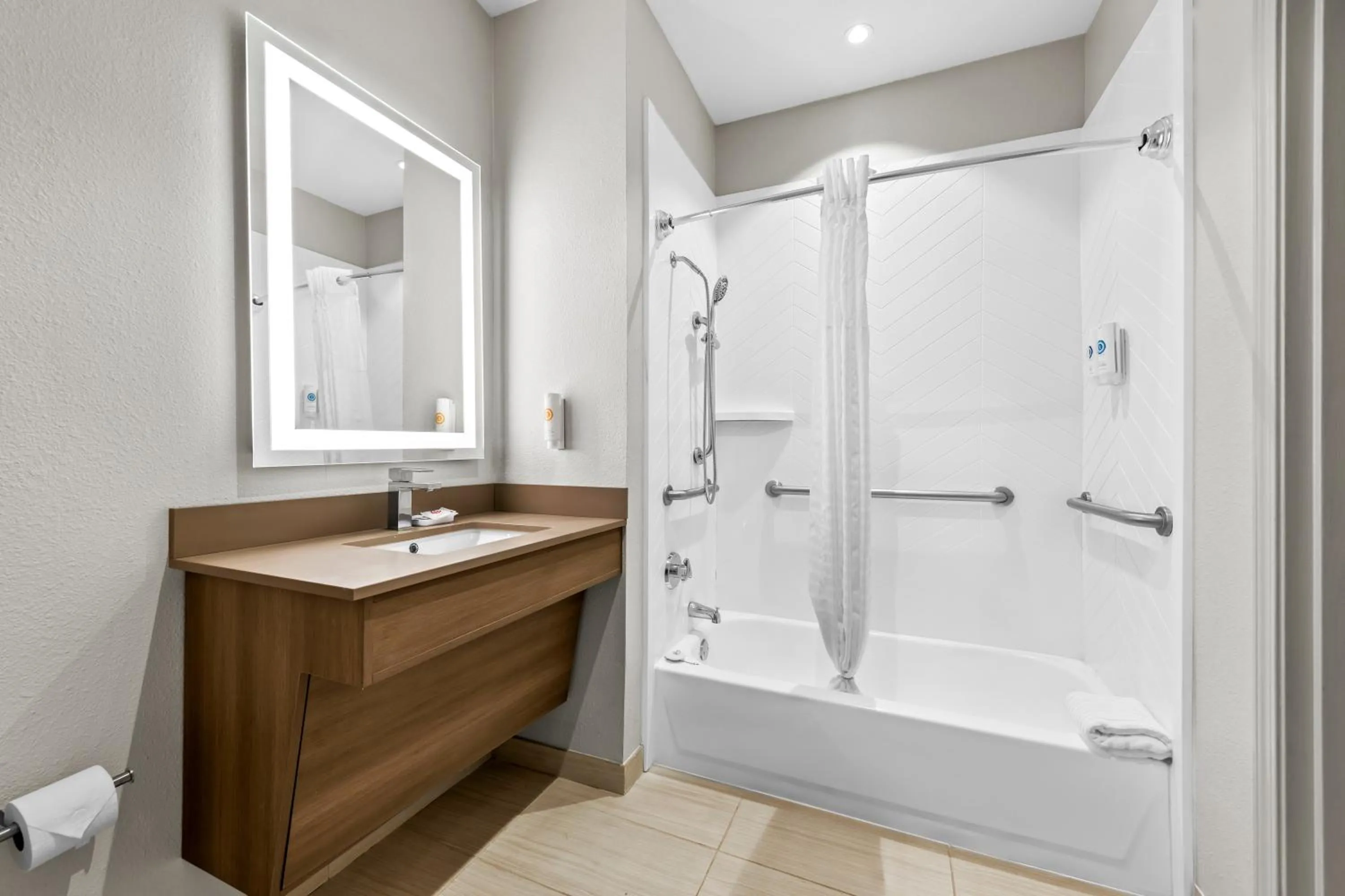 Bathroom in Comfort Suites Texarkana Texas