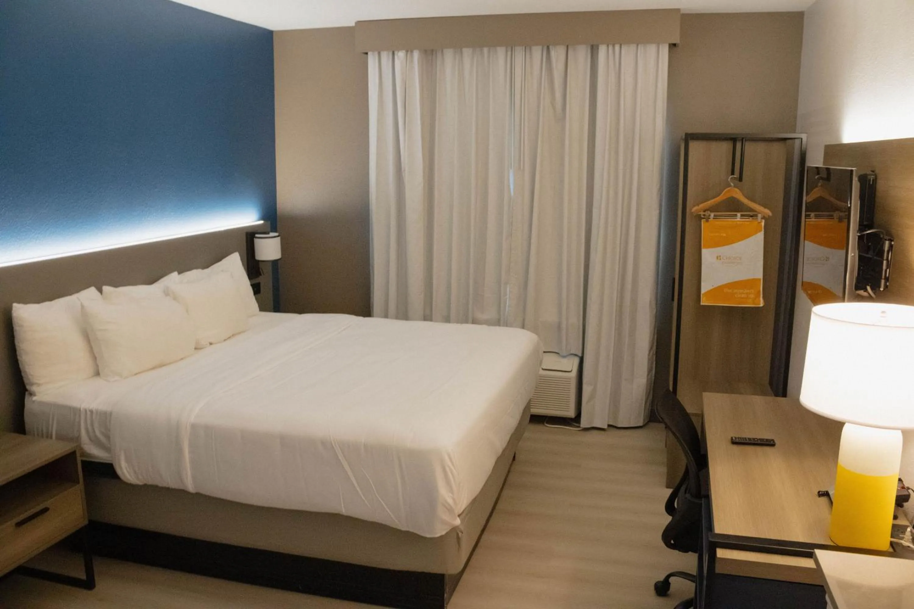 Bed in Comfort Suites Texarkana Texas