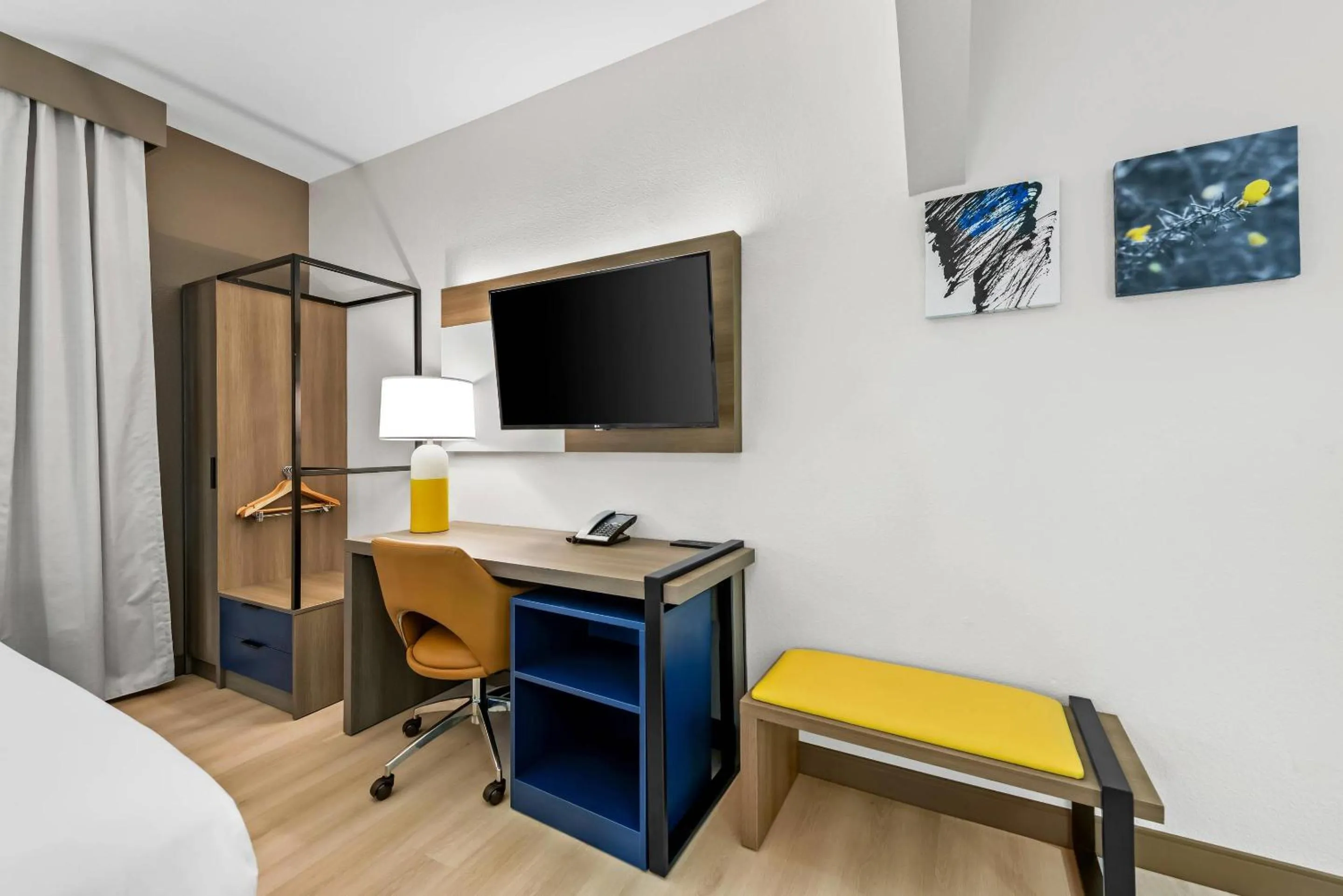 Bedroom, Bed in Comfort Suites Texarkana Texas