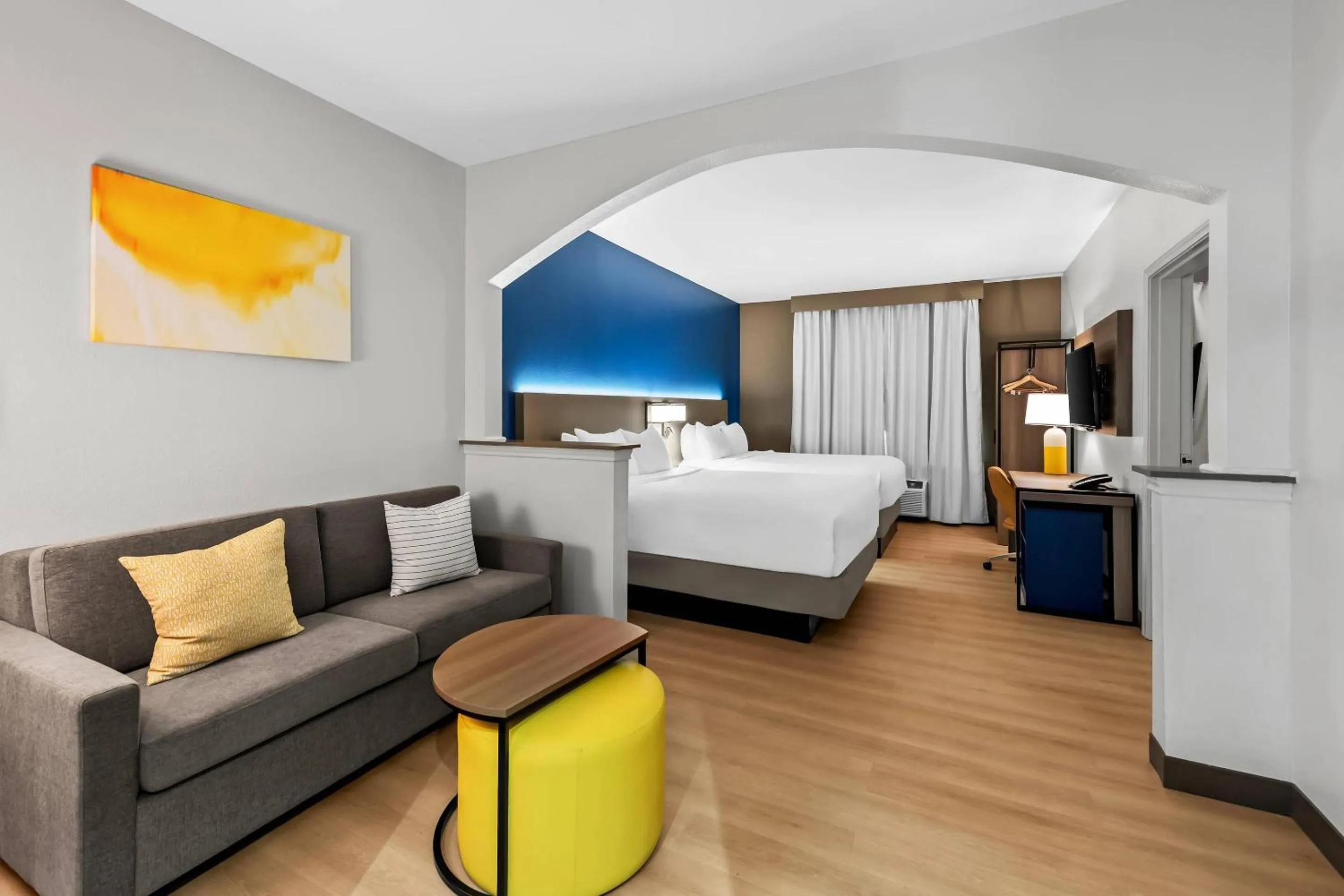 Bedroom, Bed in Comfort Suites Texarkana Texas