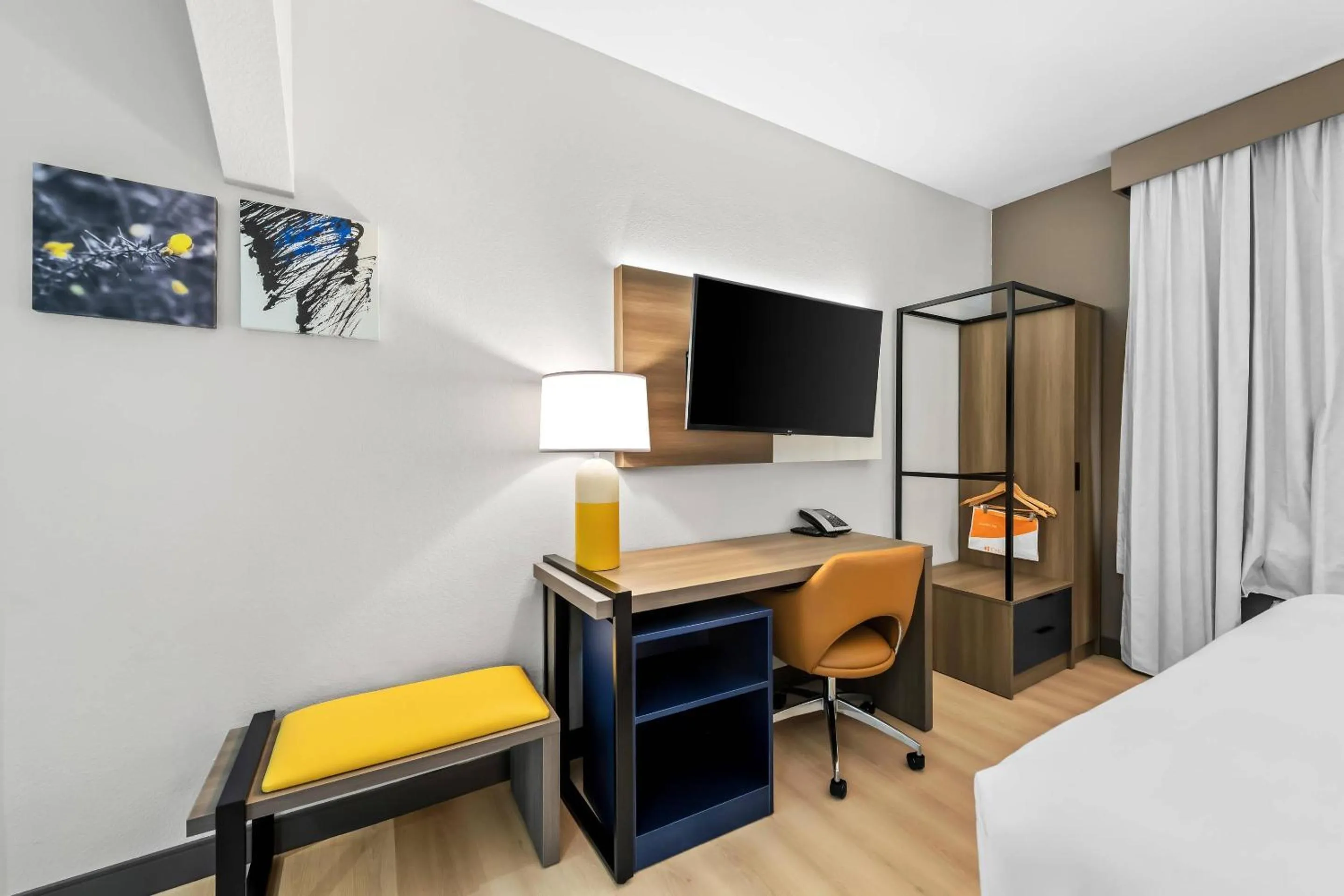 Bedroom, Bed in Comfort Suites Texarkana Texas