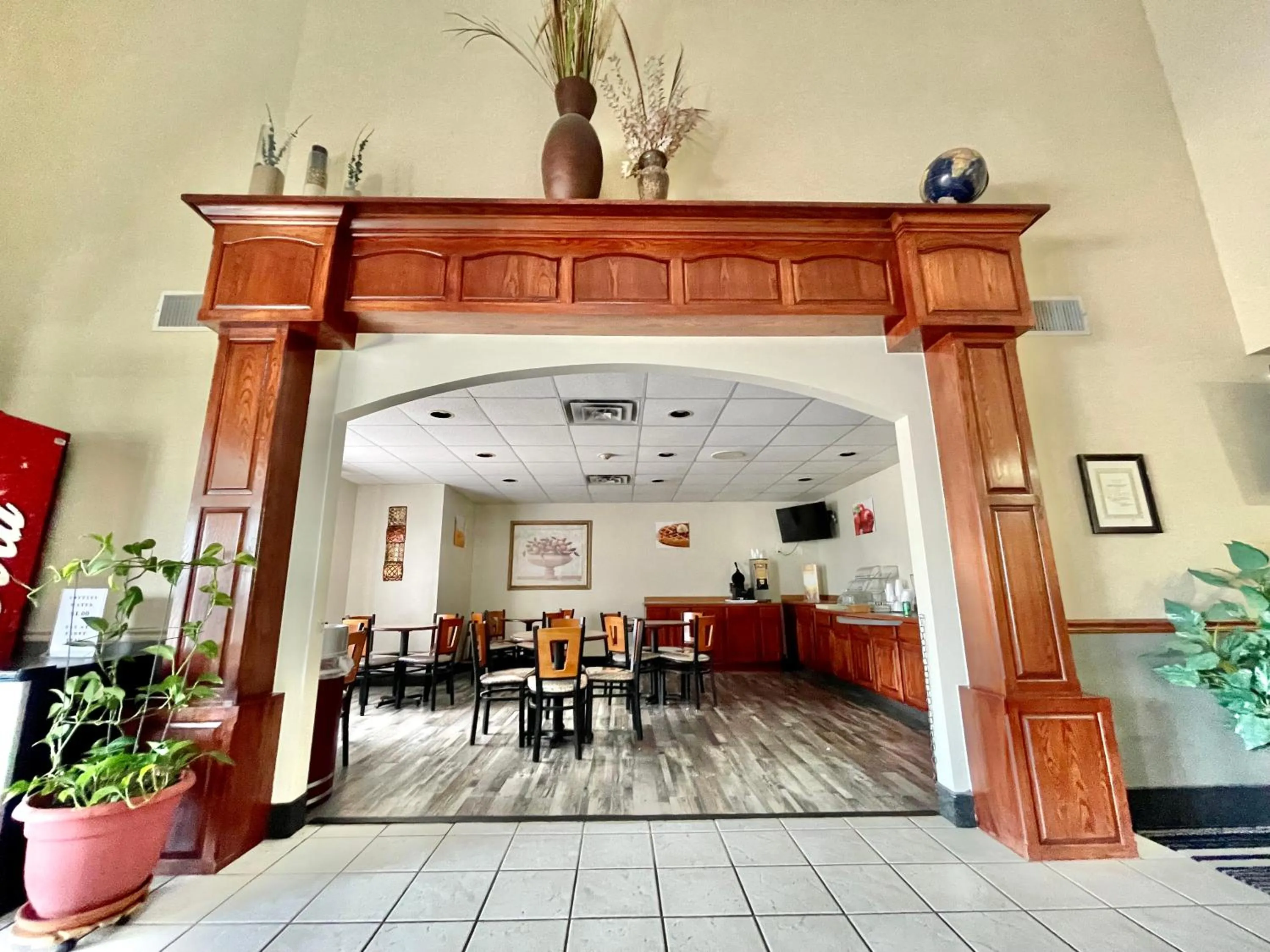 Breakfast in FairBridge Inn & Suites Cleburne