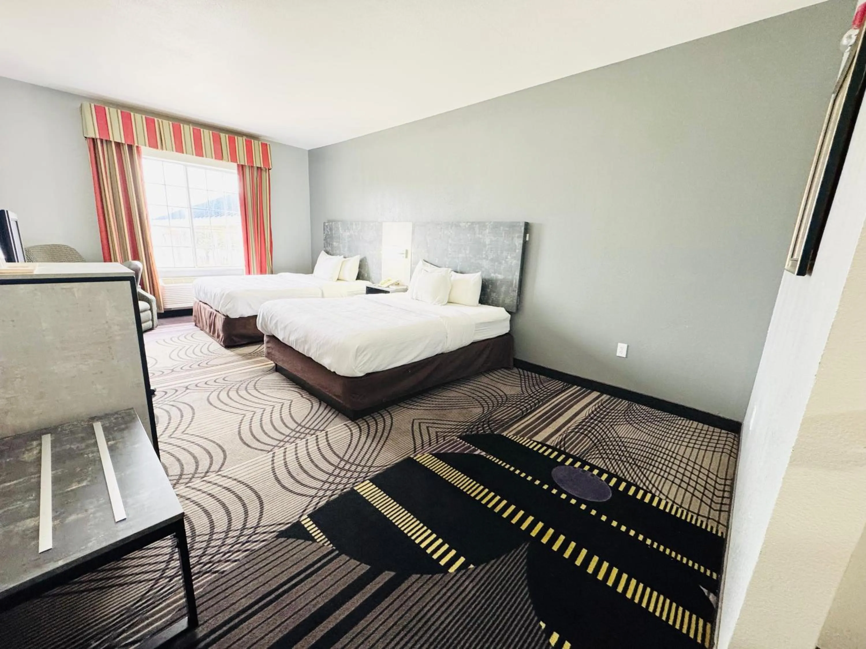 Bed in FairBridge Inn & Suites Cleburne