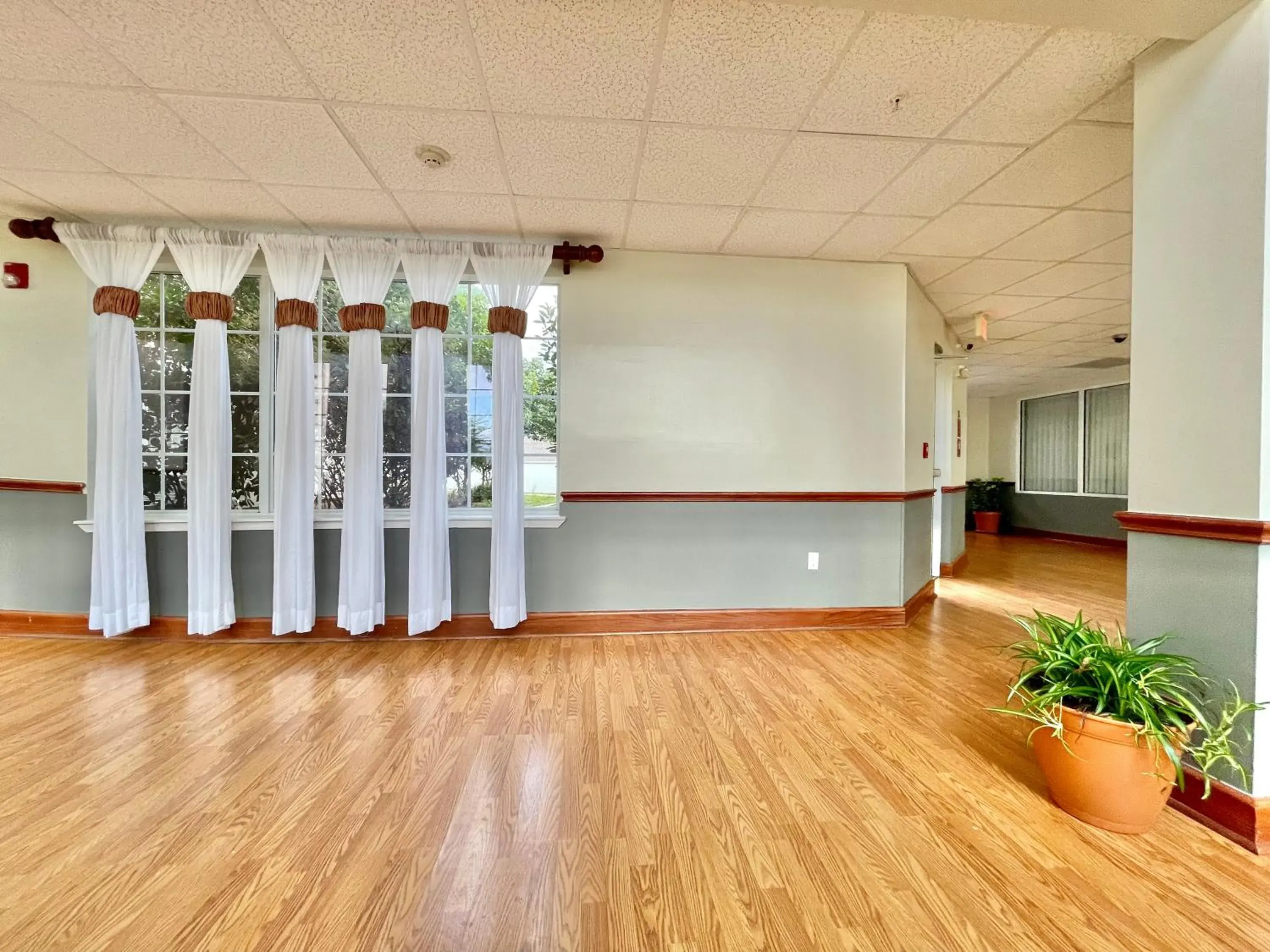 Property building in FairBridge Inn & Suites Cleburne Property building in FairBridge Inn & Suites Cleburne