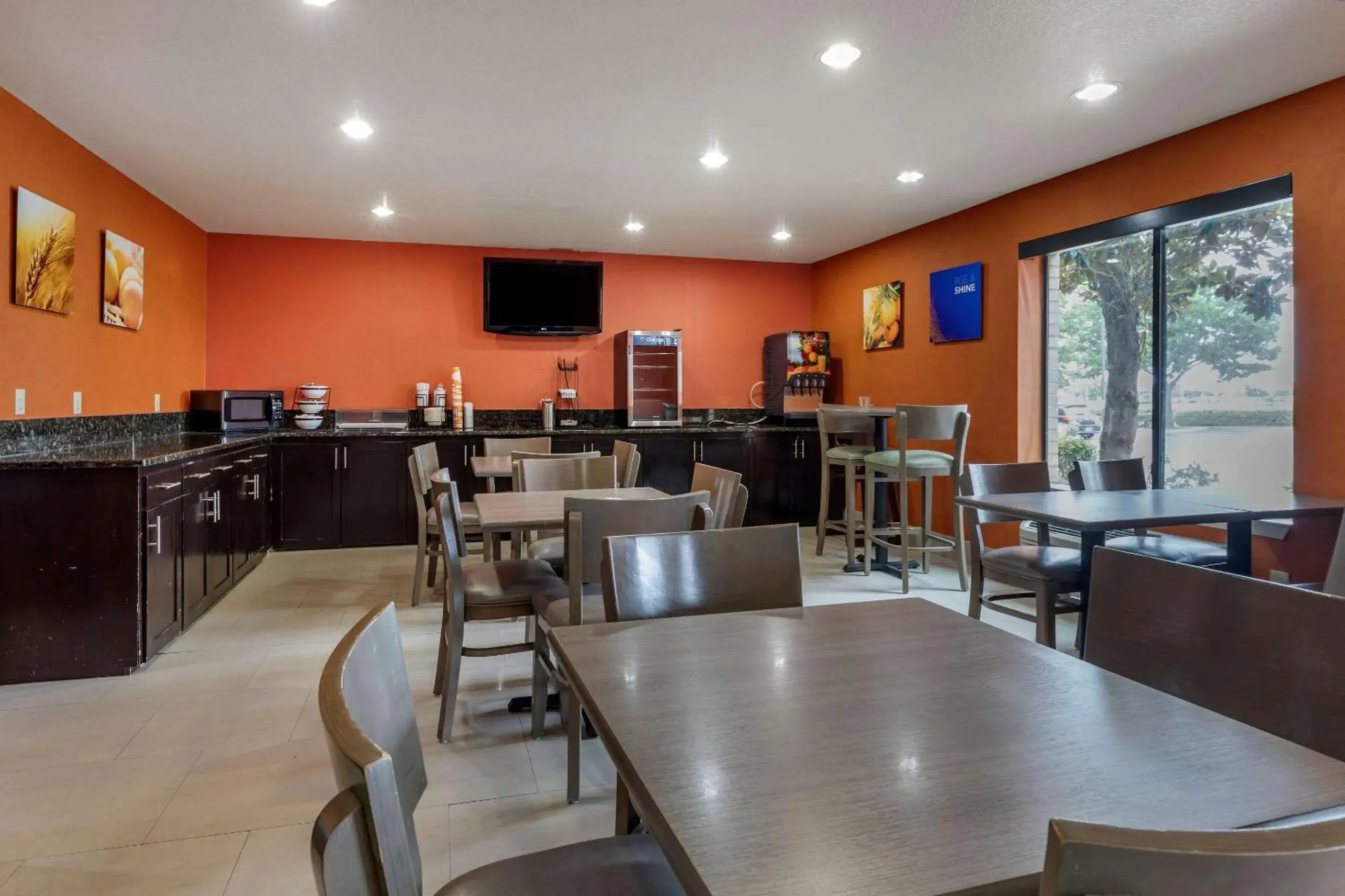 Restaurant/places to eat in Comfort Inn & Suites Mansfield Restaurant/places to eat in Comfort Inn & Suites Mansfield