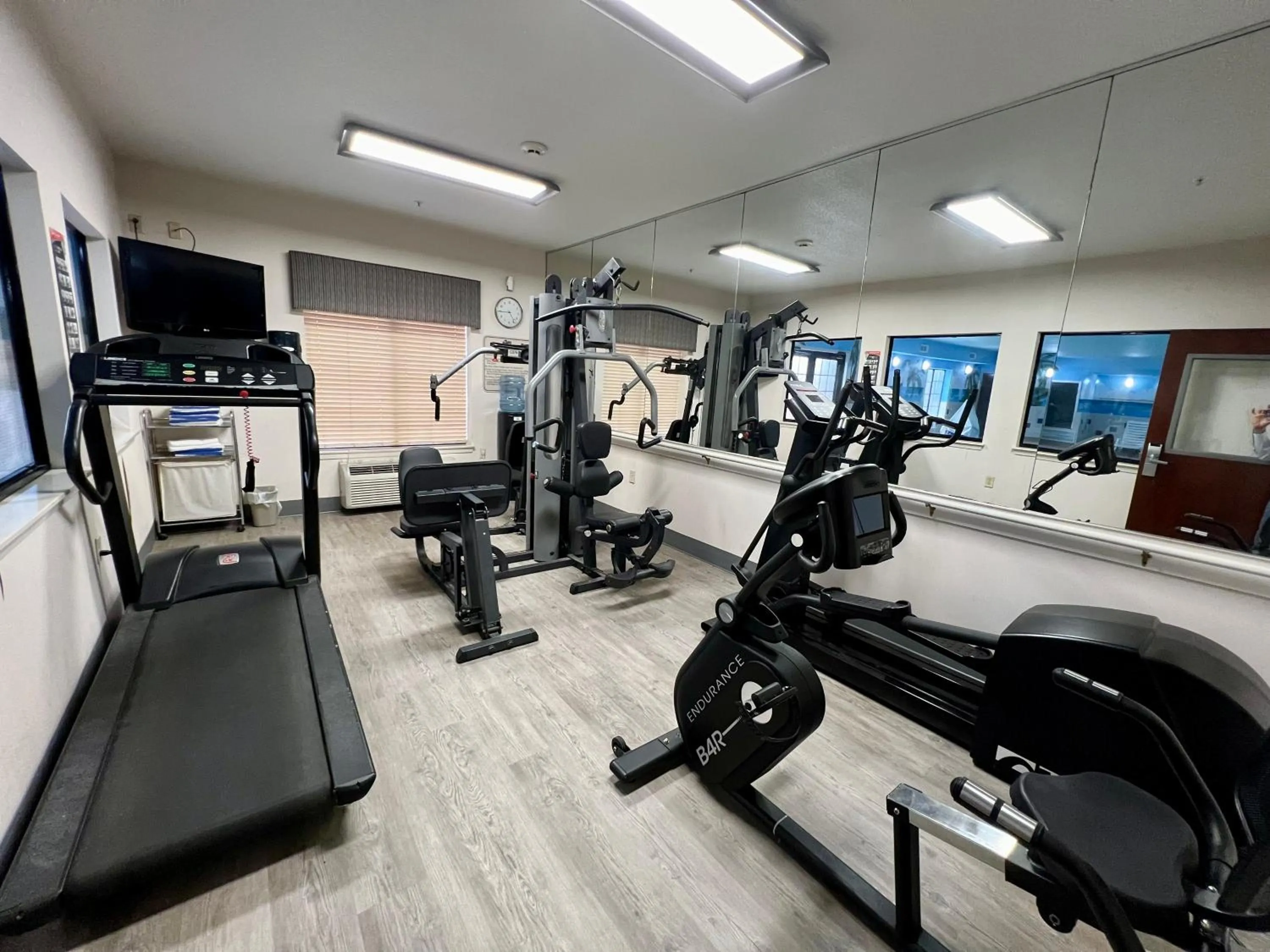 Fitness centre/facilities in Quality Inn & Suites Near University