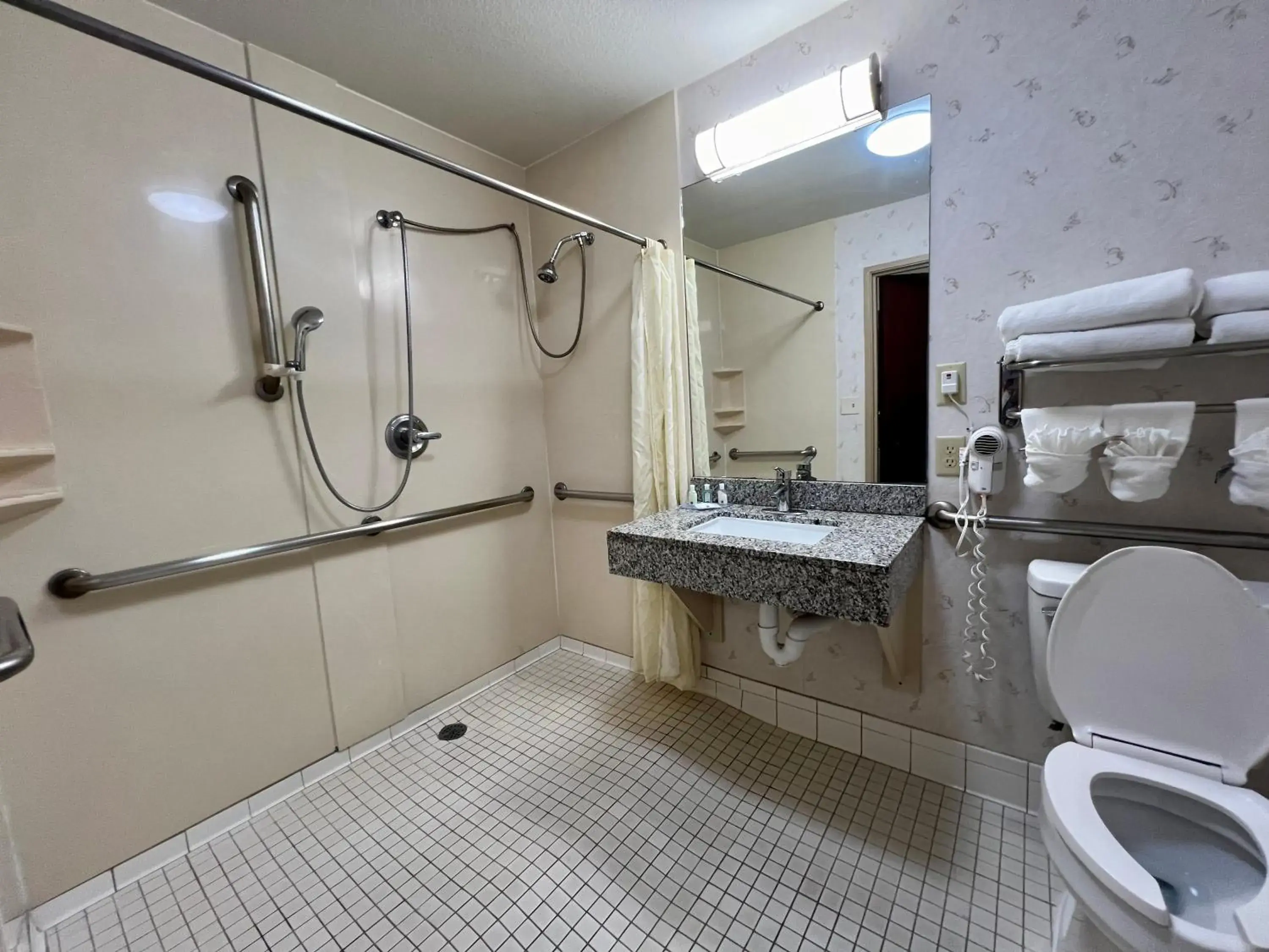 Quality Inn & Suites Near University Quality Inn & Suites Near University