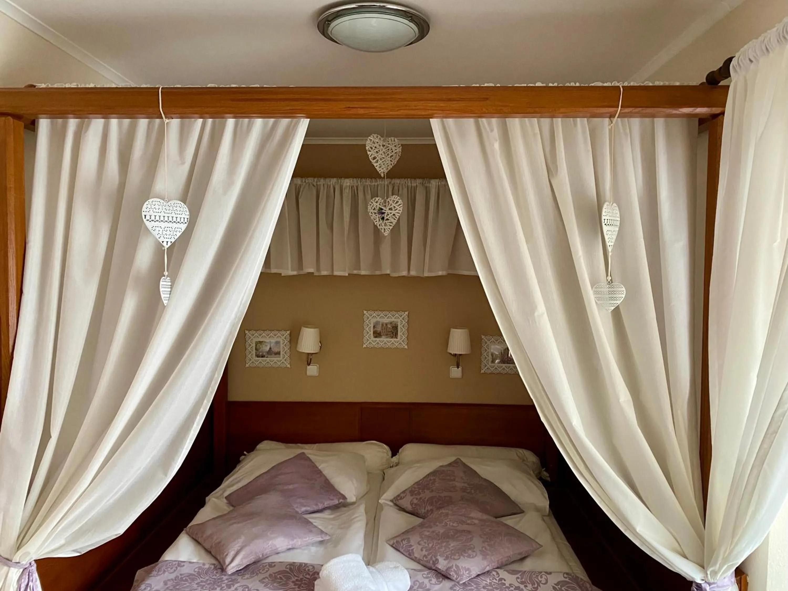 Bed in Zámecký Hotel Zlatý Orel