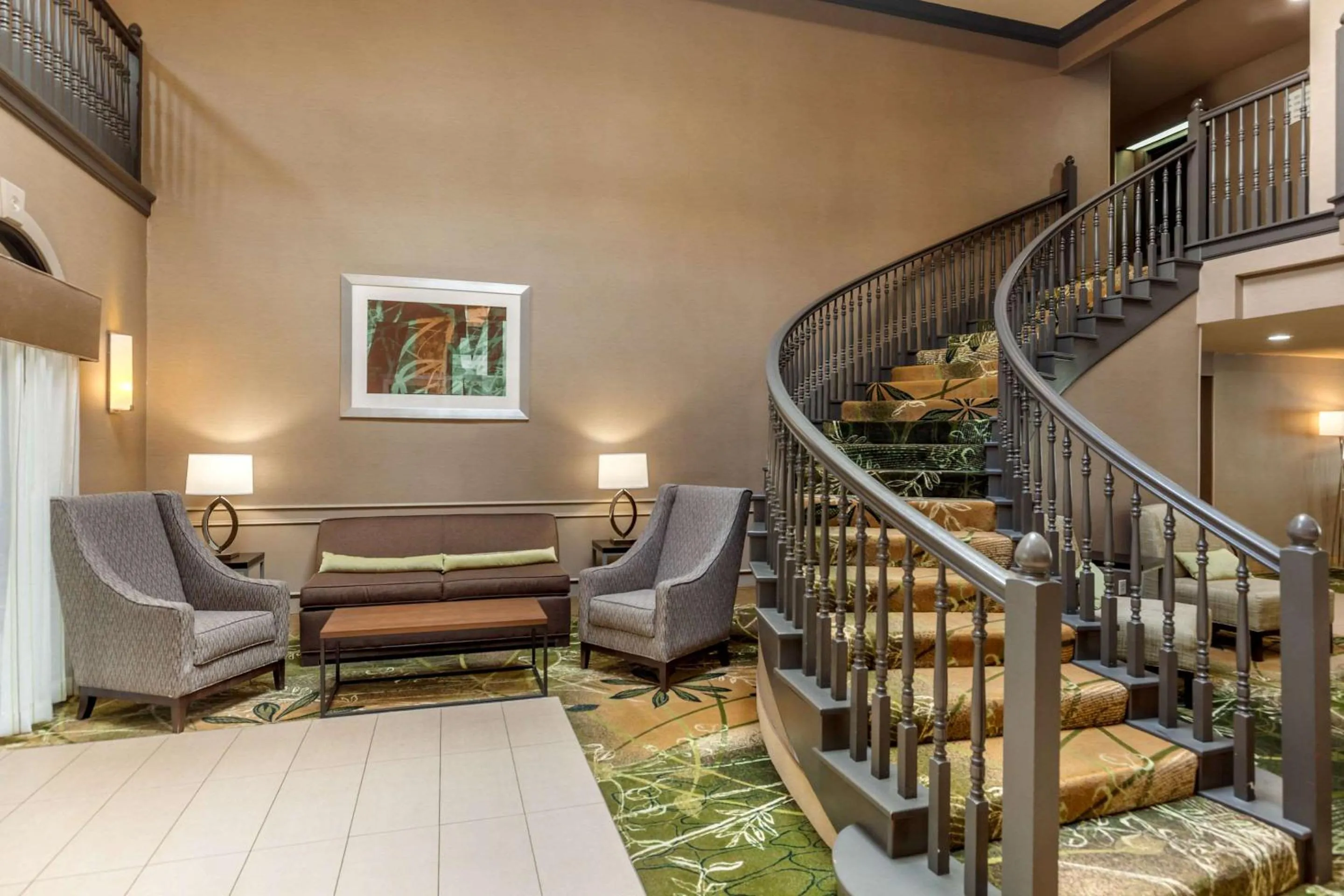 Lobby or reception in Quality Suites Sherman