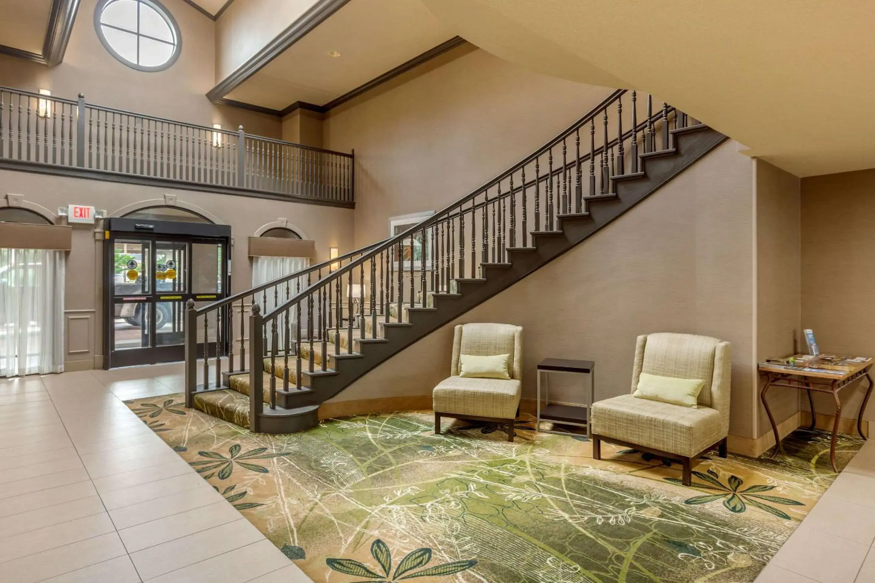 Lobby or reception in Quality Suites Sherman Lobby or reception in Quality Suites Sherman