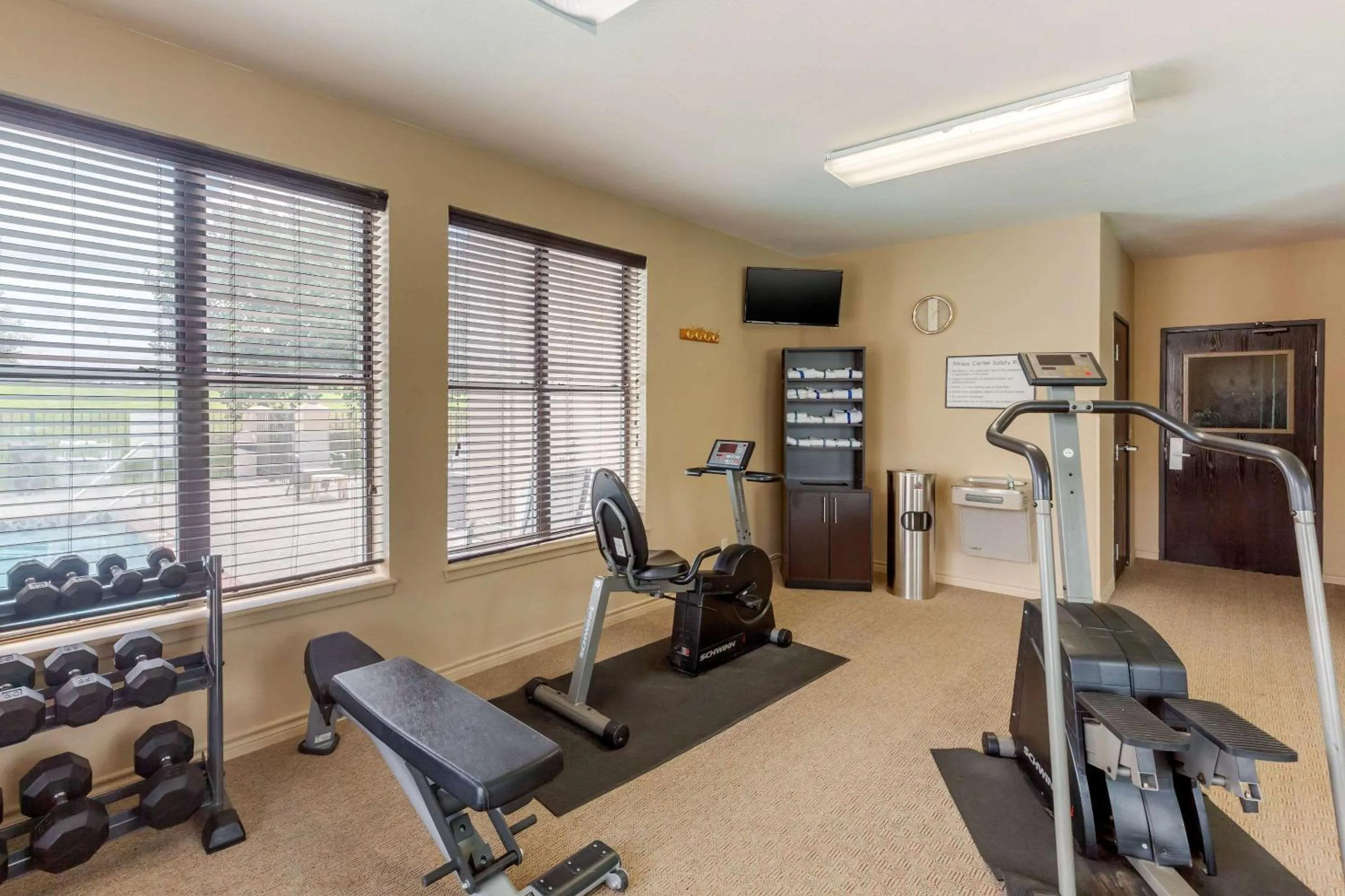 Fitness centre/facilities in Quality Suites Sherman