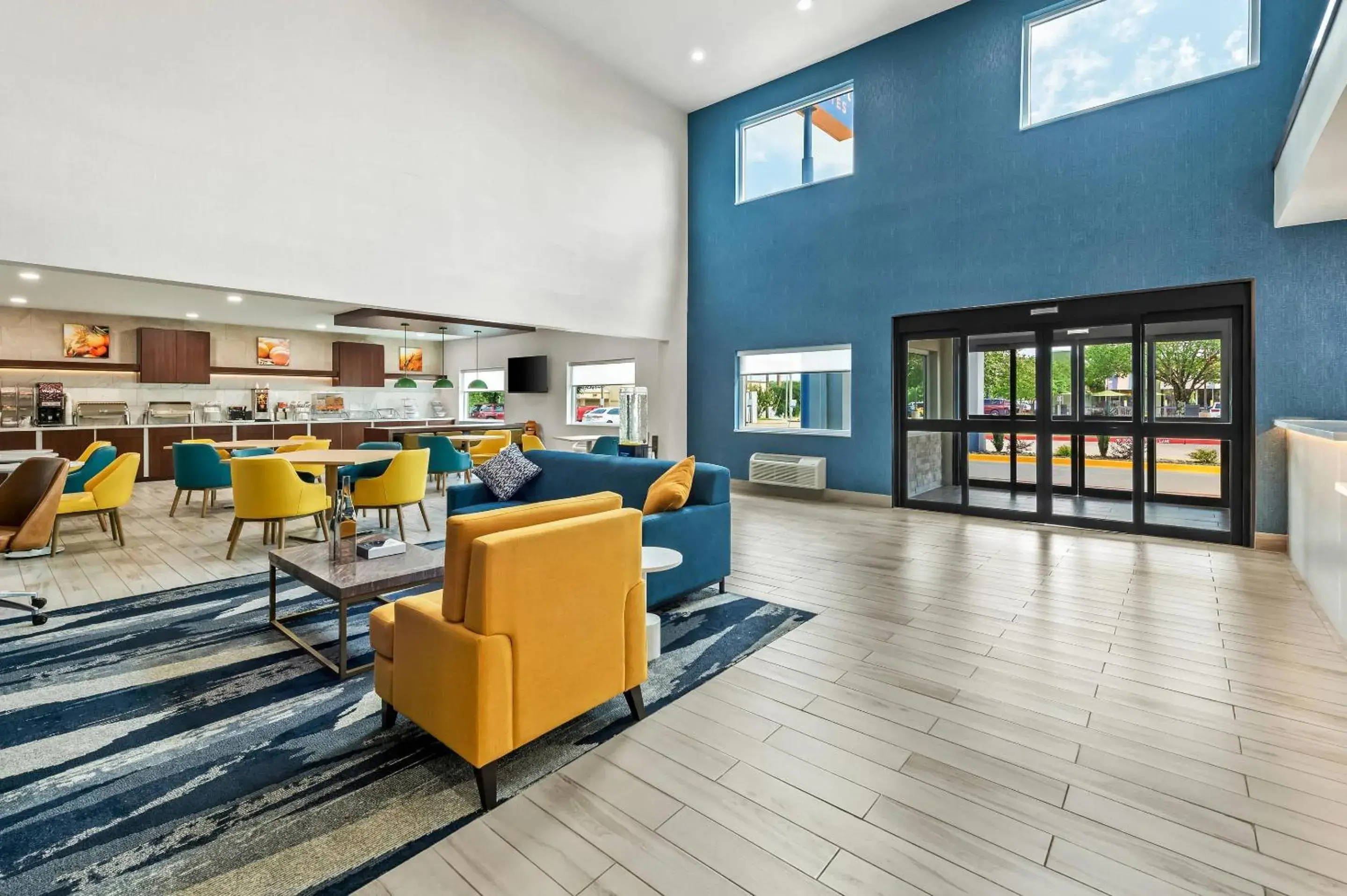 Lobby or reception in Comfort Suites Longview North Lobby or reception in Comfort Suites Longview North