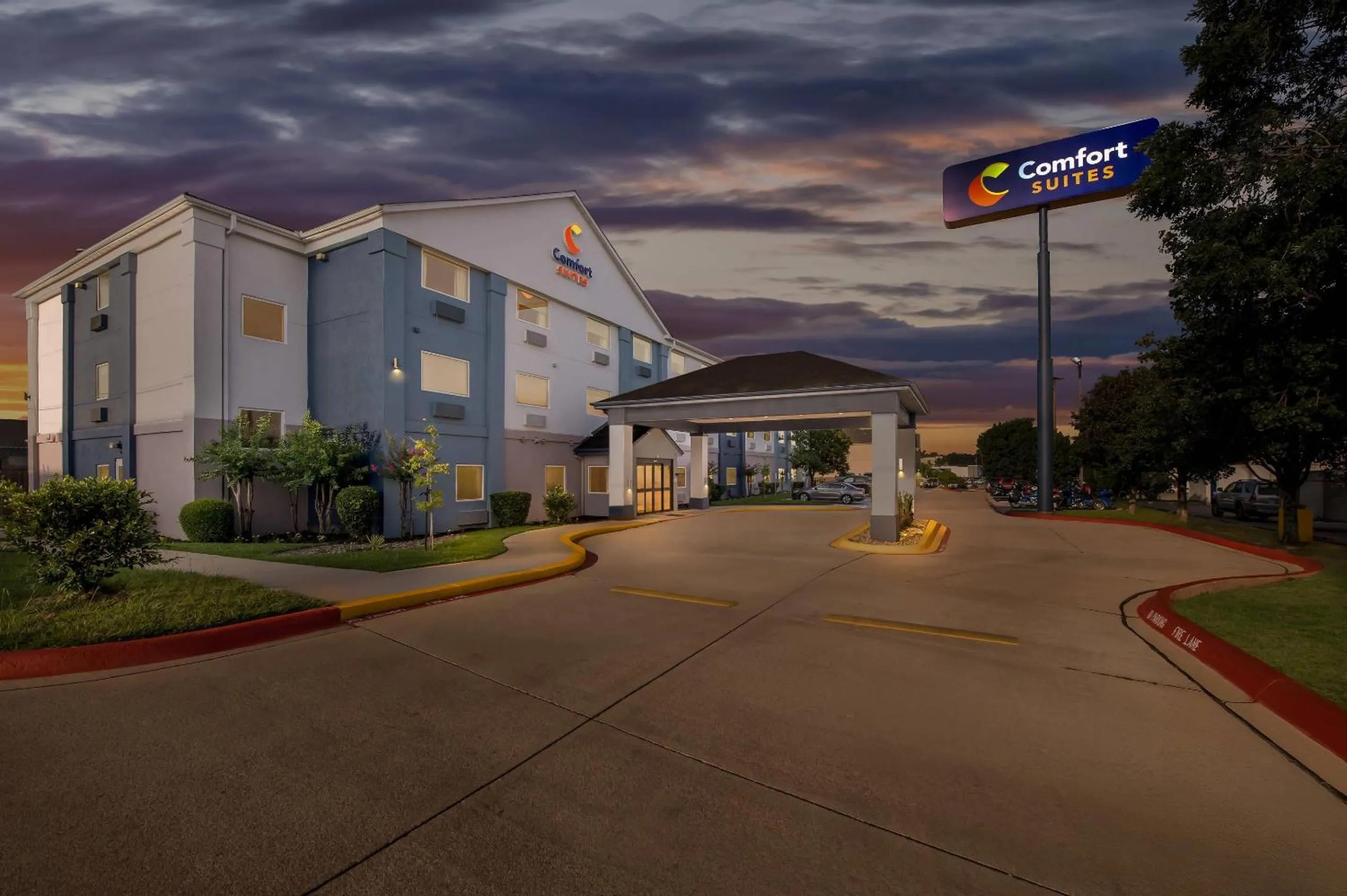 Property building in Comfort Suites Longview North