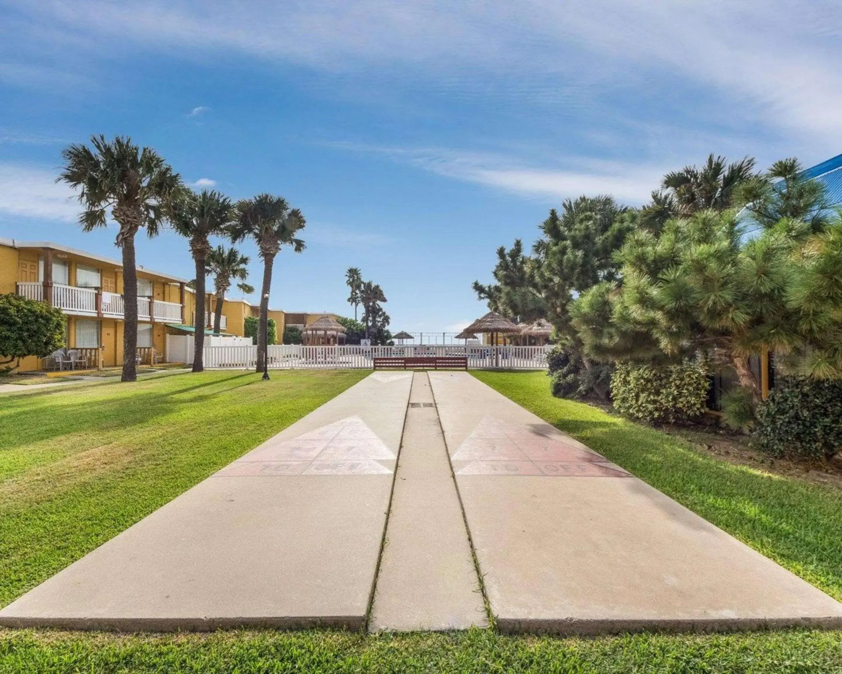 Property building in Quality Inn & Suites Corpus Christi Beachside Property building in Quality Inn & Suites Corpus Christi Beachside