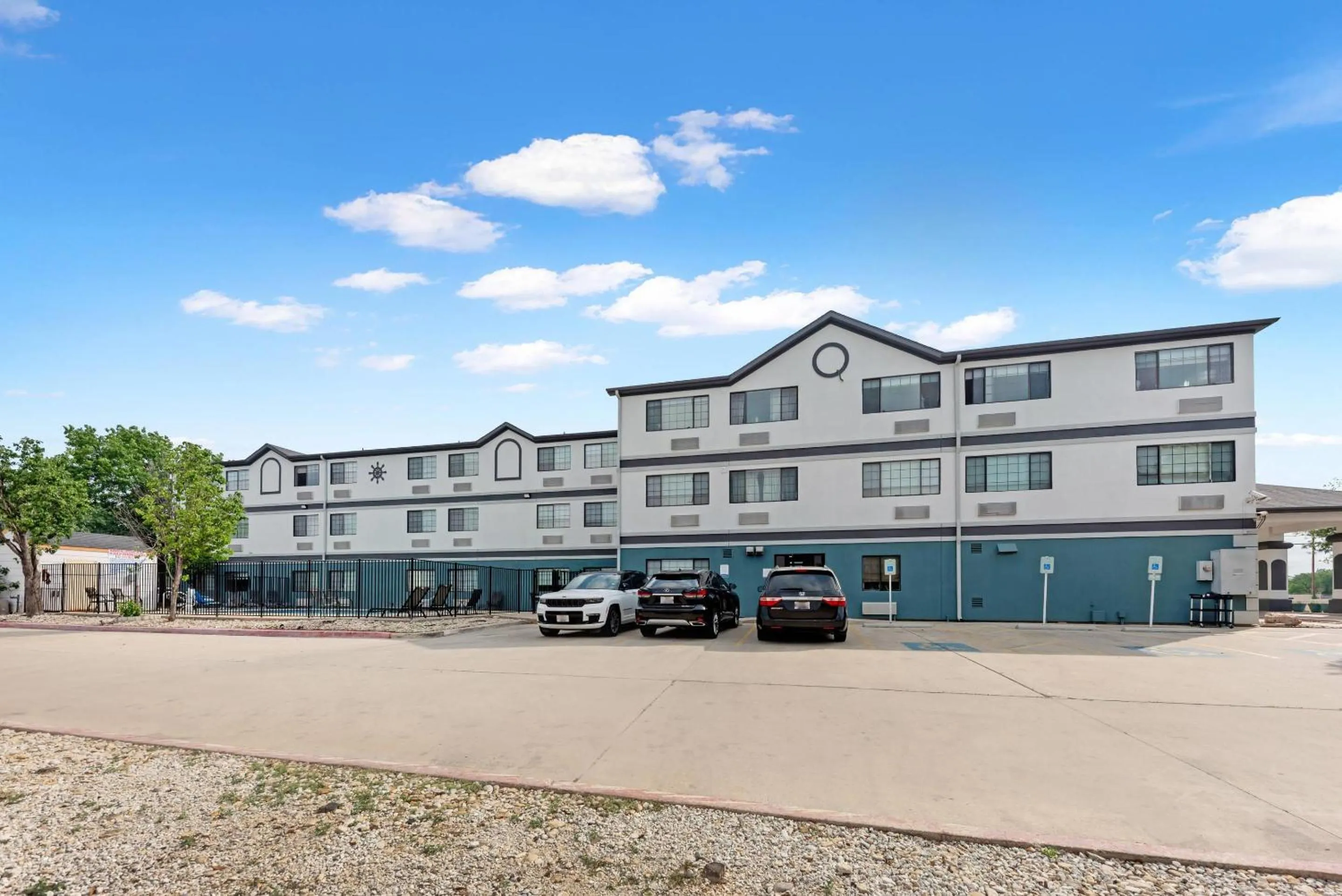 Property building in Quality Inn Near Seaworld - Lackland