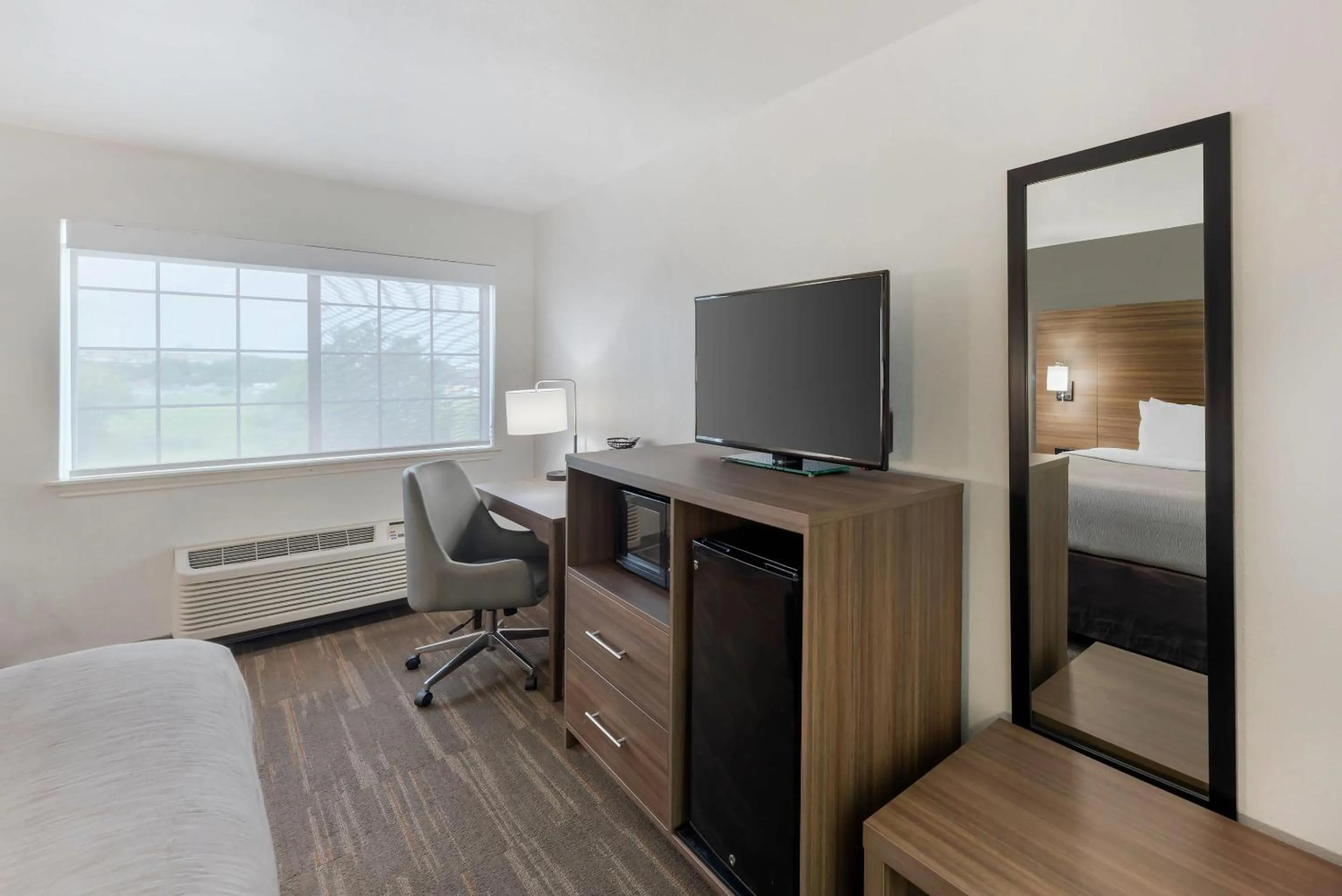 Bedroom, Bed in Quality Inn Near Seaworld - Lackland