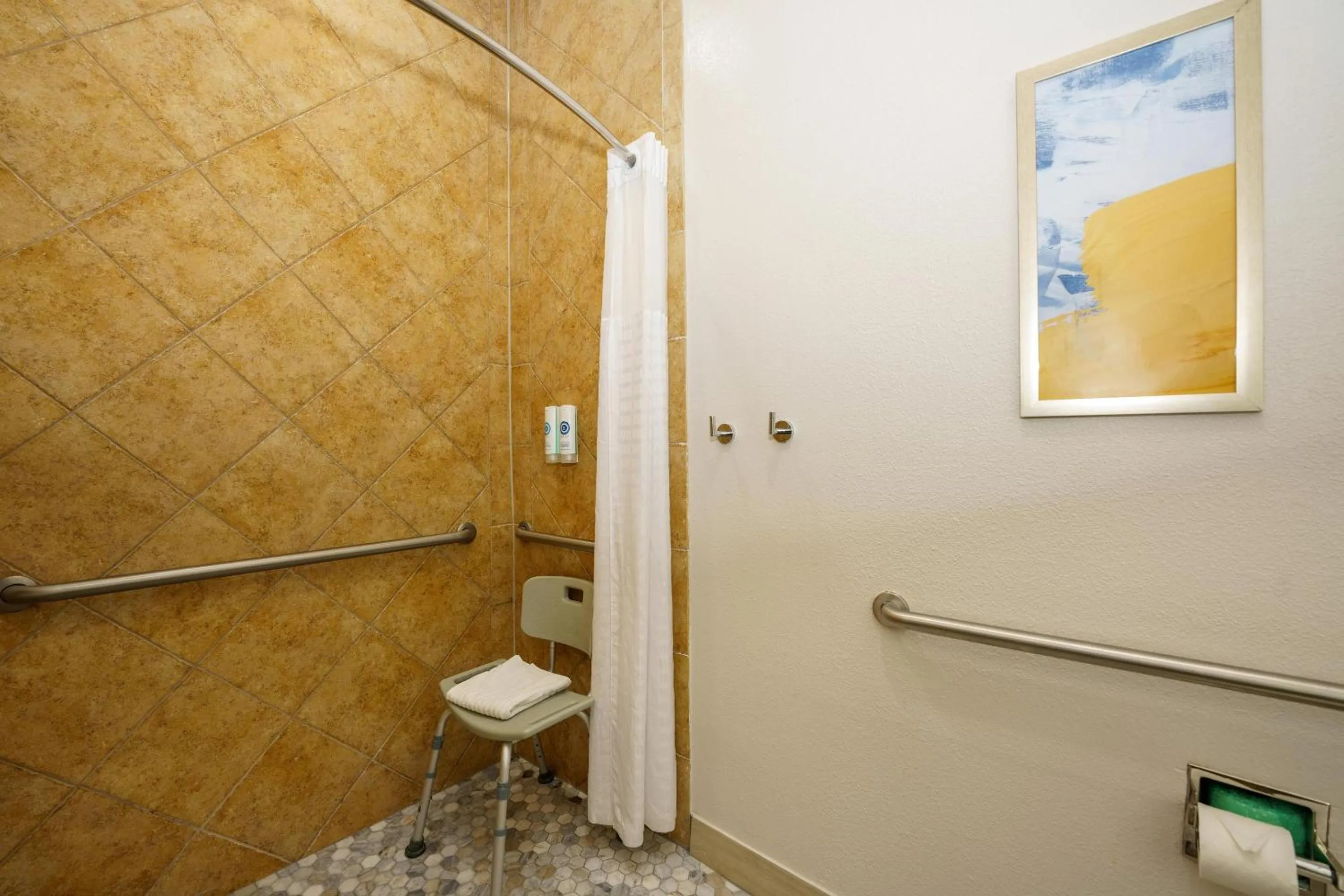 Bedroom in Comfort Suites University Drive