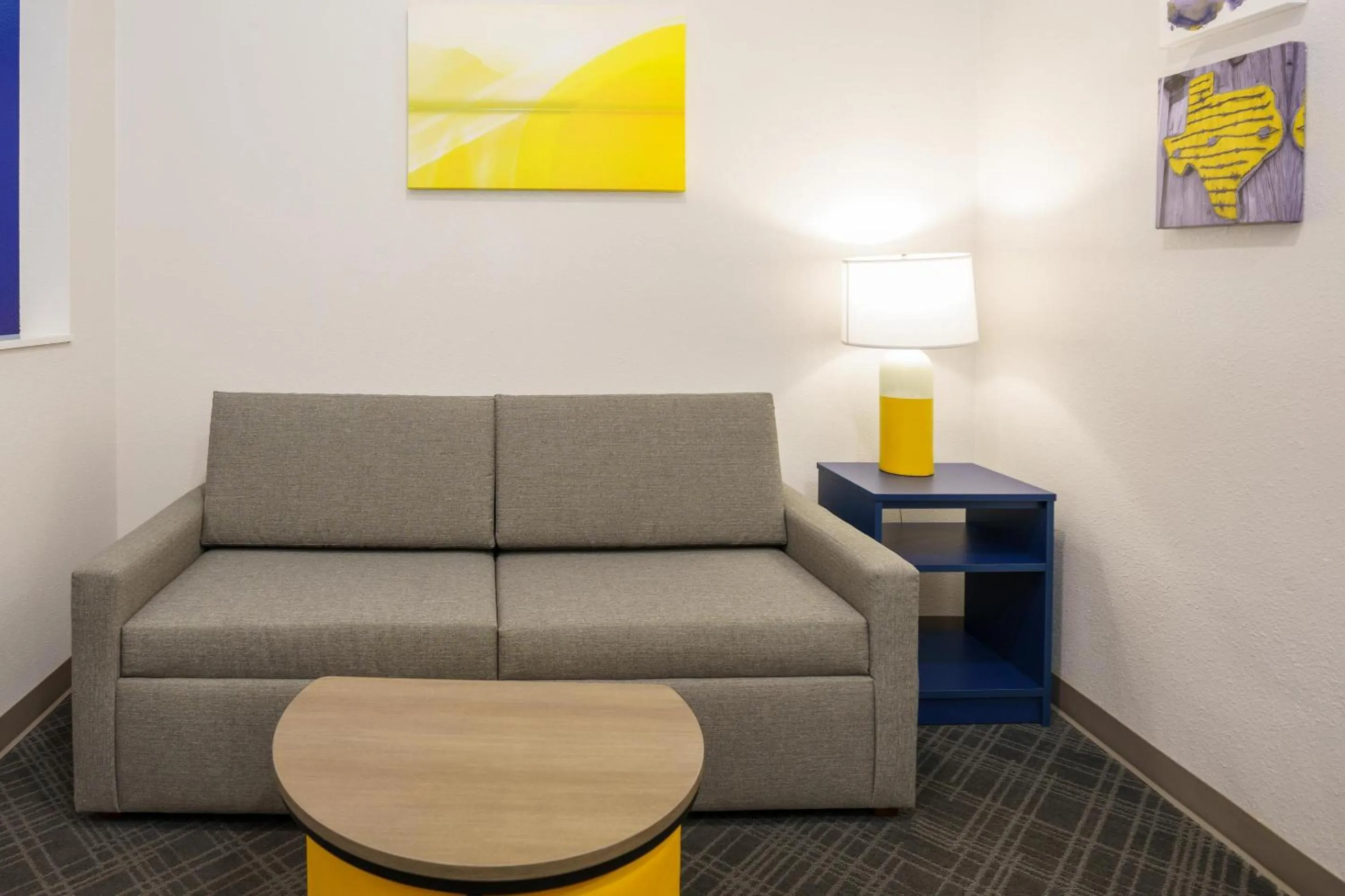 Bedroom in Comfort Suites University Drive