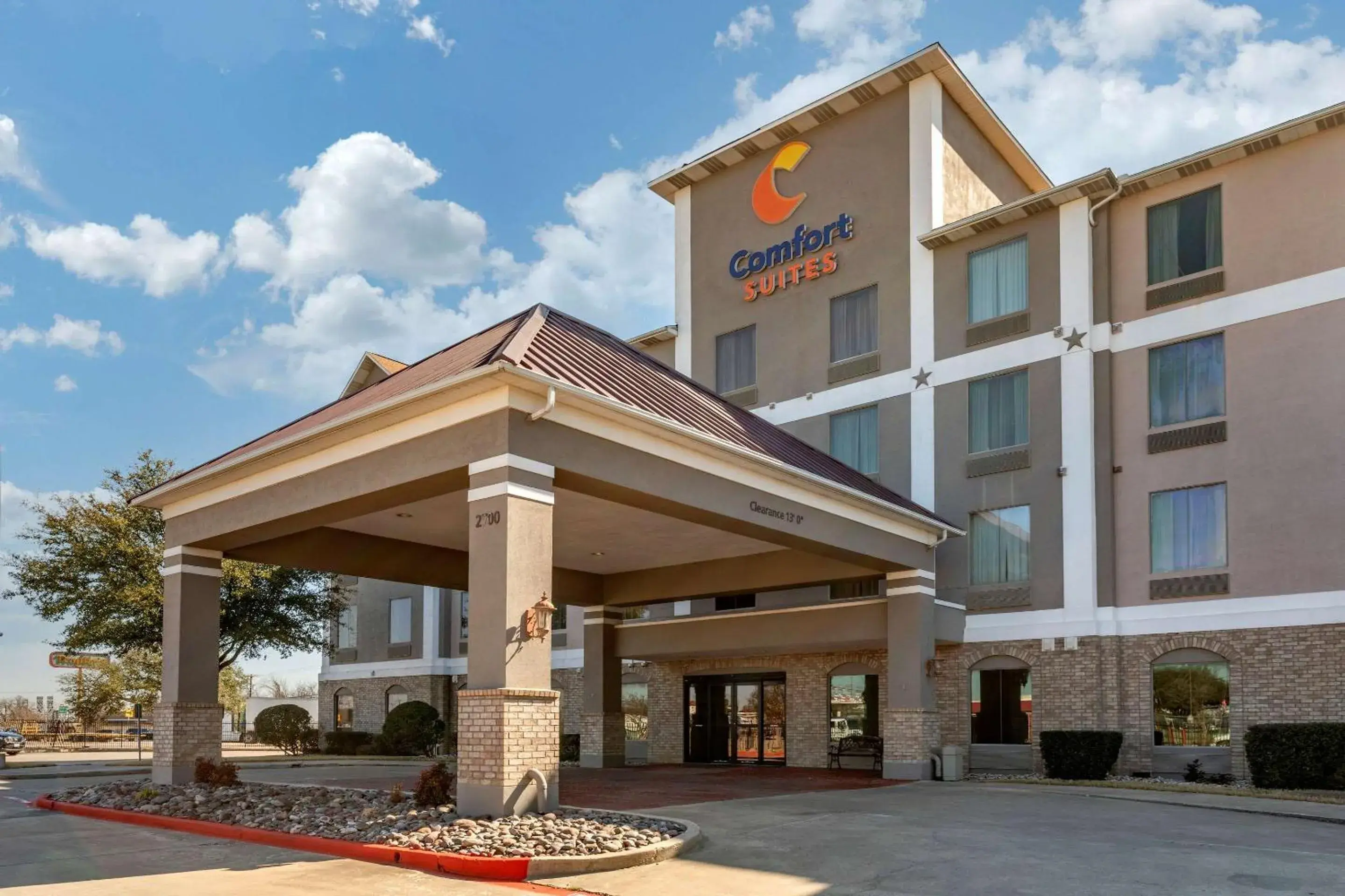 Property building in Comfort Suites Waco Near University Area Property building in Comfort Suites Waco Near University Area