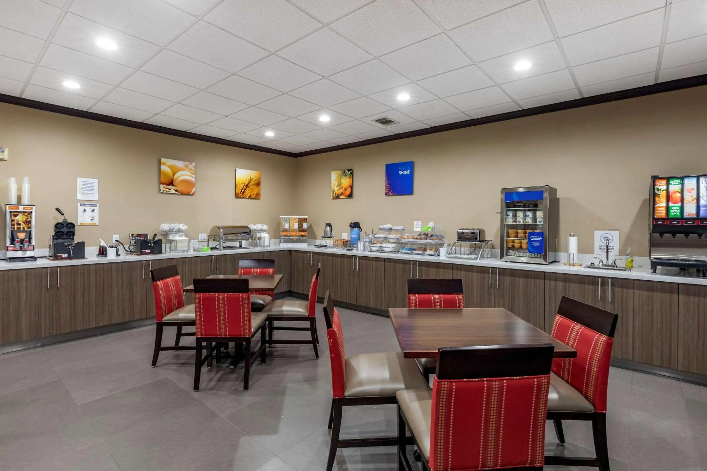 Restaurant/places to eat in Comfort Suites Waco Near University Area