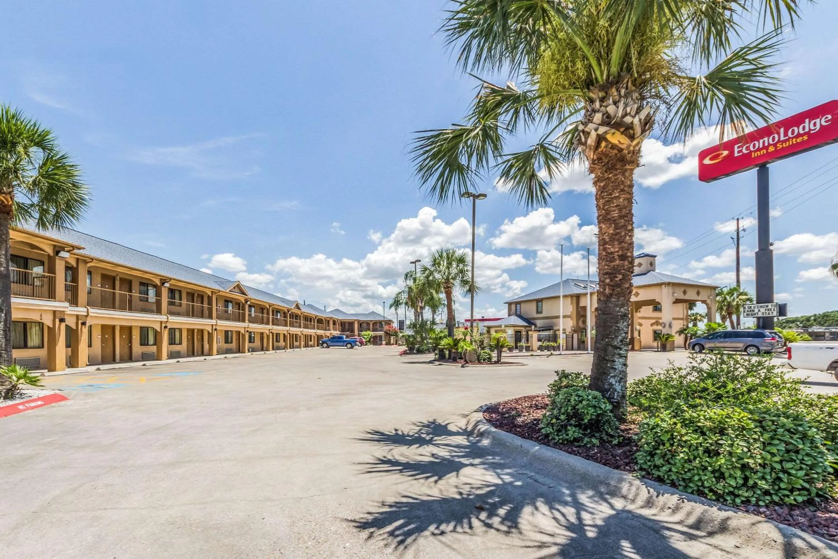 Property building in Econo Lodge Inn & Suites Corpus Christi