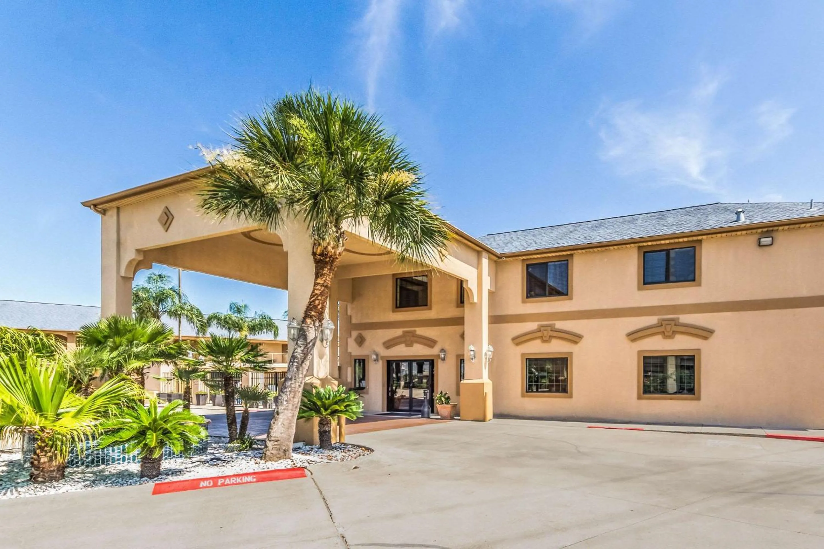 Property building in Econo Lodge Inn & Suites Corpus Christi