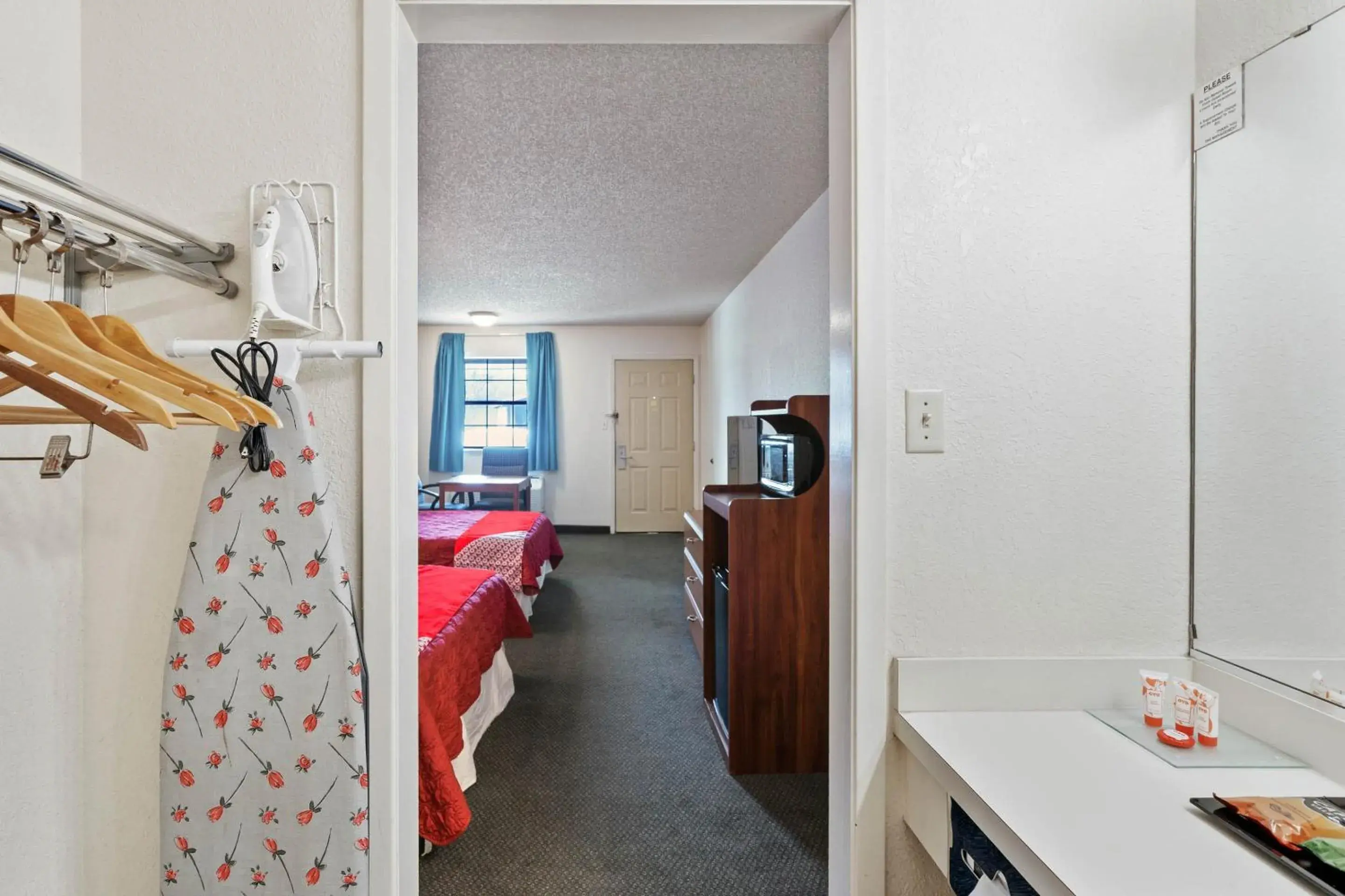 Bedroom, Bed in OYO Hotel Junction TX I-10 Bedroom, Bed in OYO Hotel Junction TX I-10