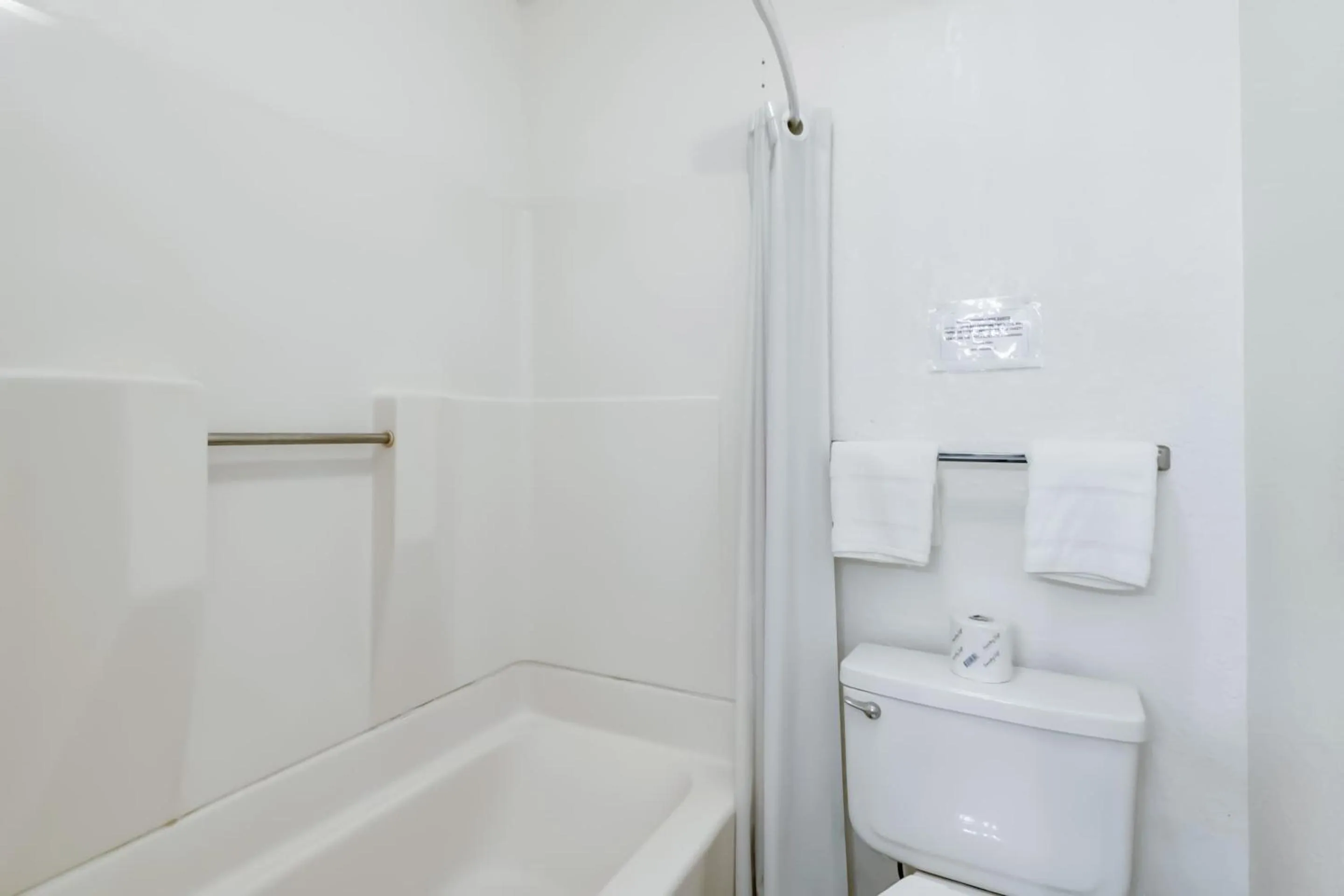 Bathroom in Segovia Lodge Junction TX I -10