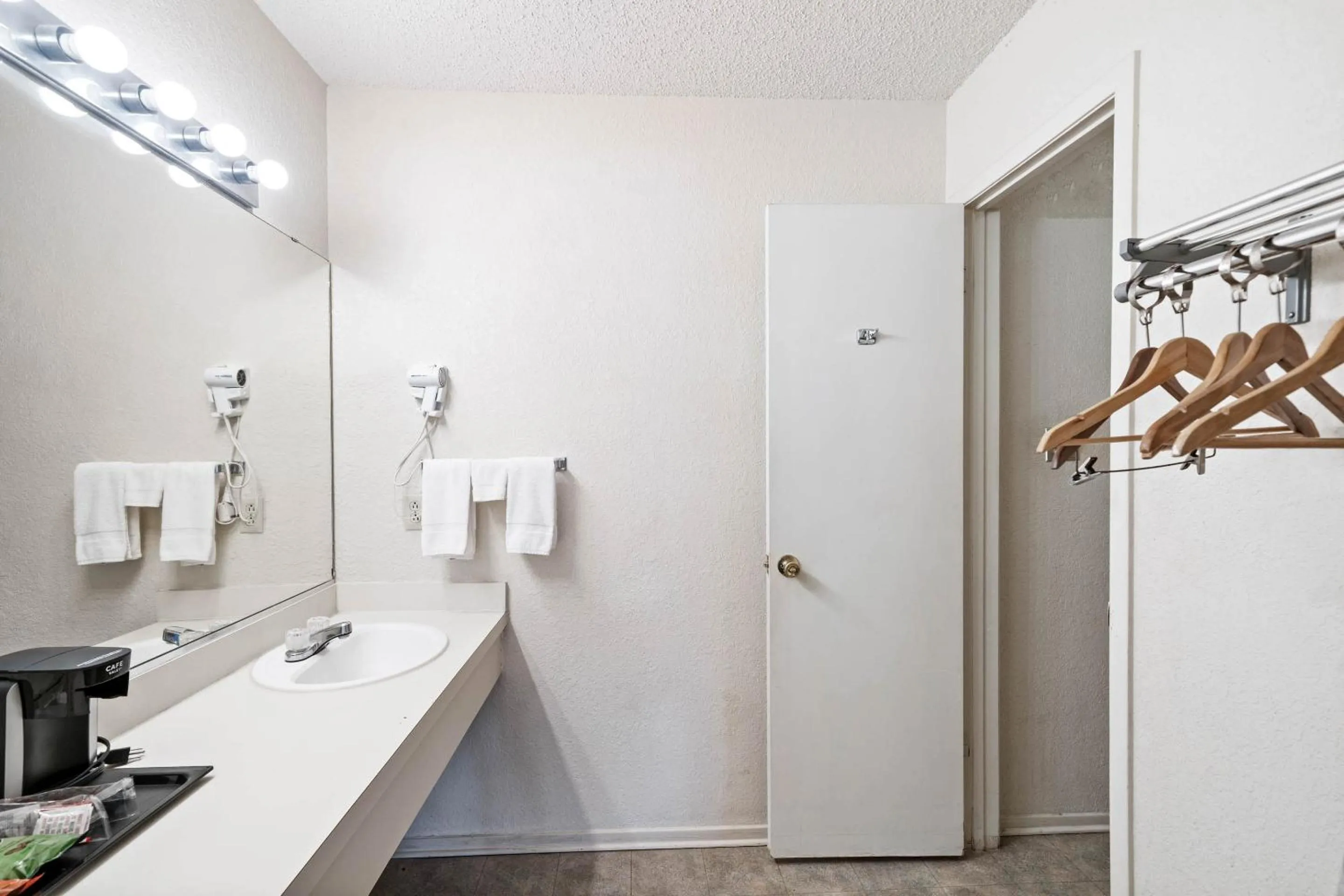 Bathroom in Segovia Lodge Junction TX I -10