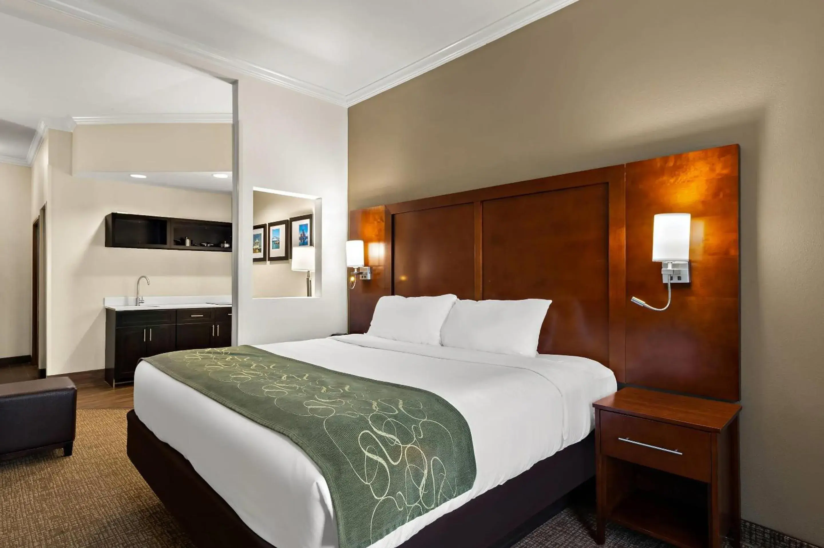 Bedroom, Bed in Comfort Suites Corpus Christi Central Bedroom, Bed in Comfort Suites Corpus Christi Central