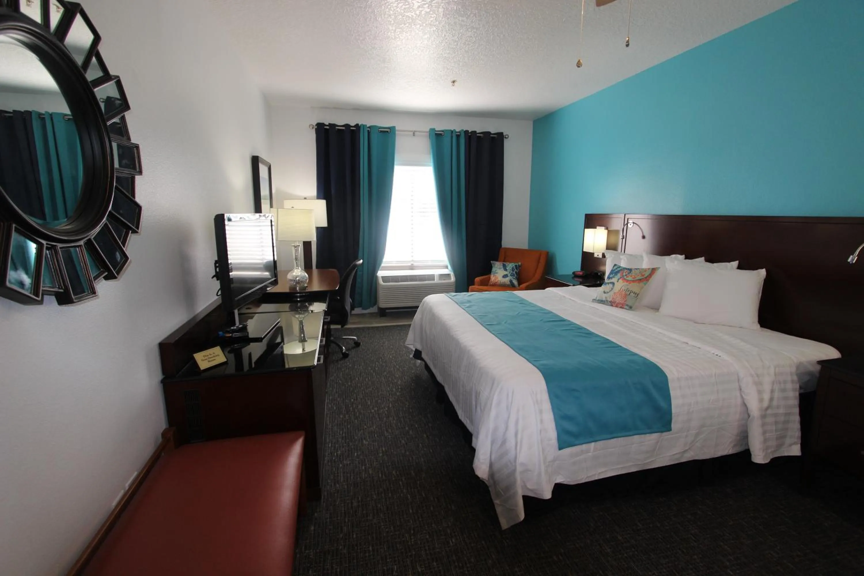 Bed in Hotel Pensacola