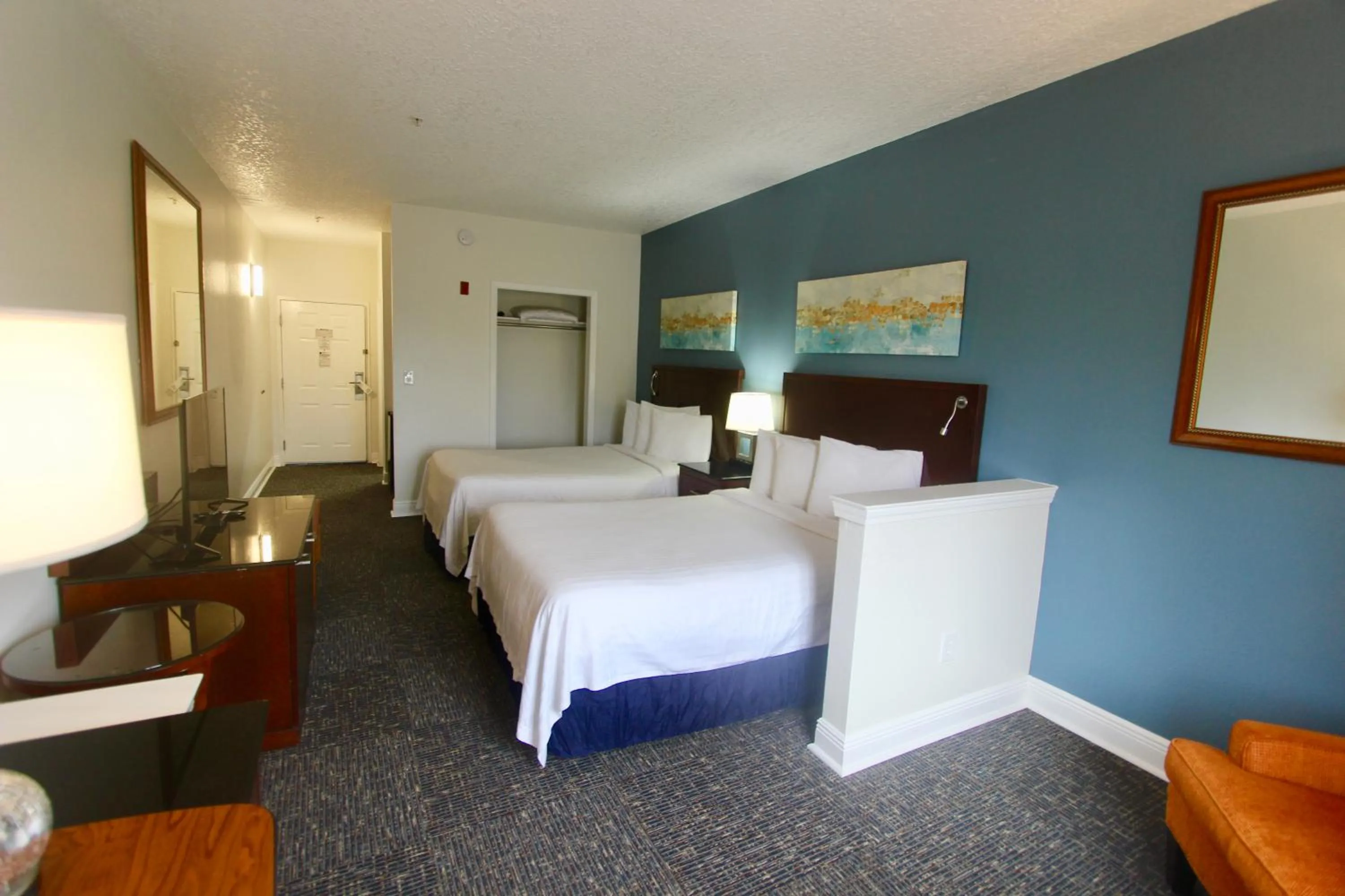 Bed in Hotel Pensacola