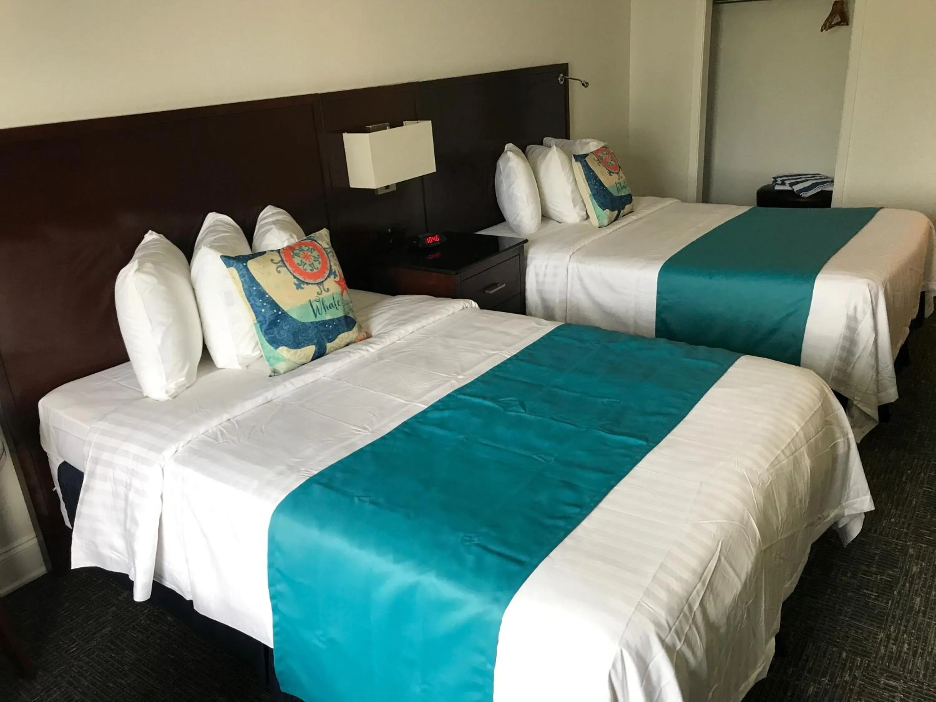 Photo of the whole room, Bed in Hotel Pensacola