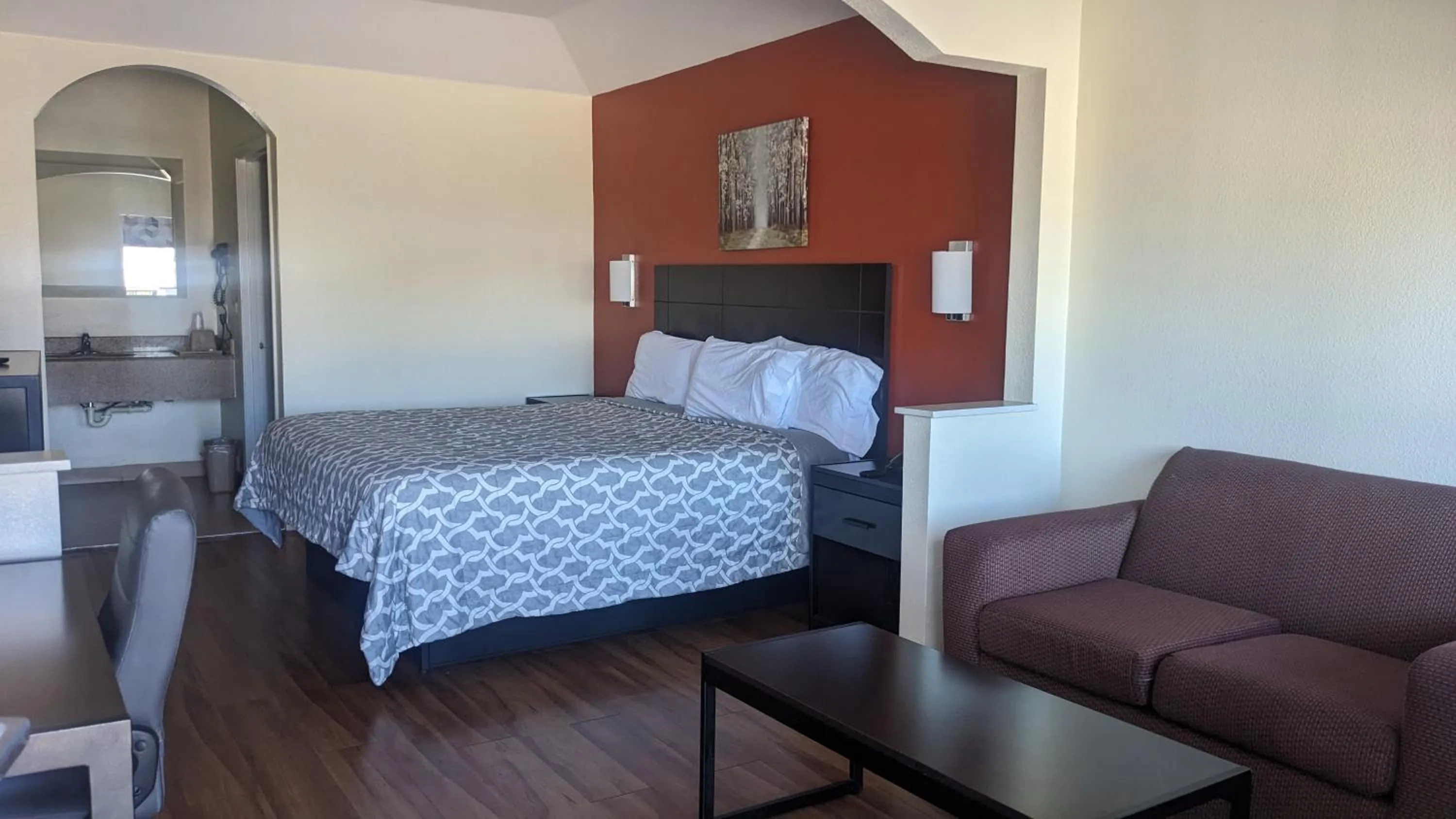 Bed in Rodeway Inn & Suites Humble IAH