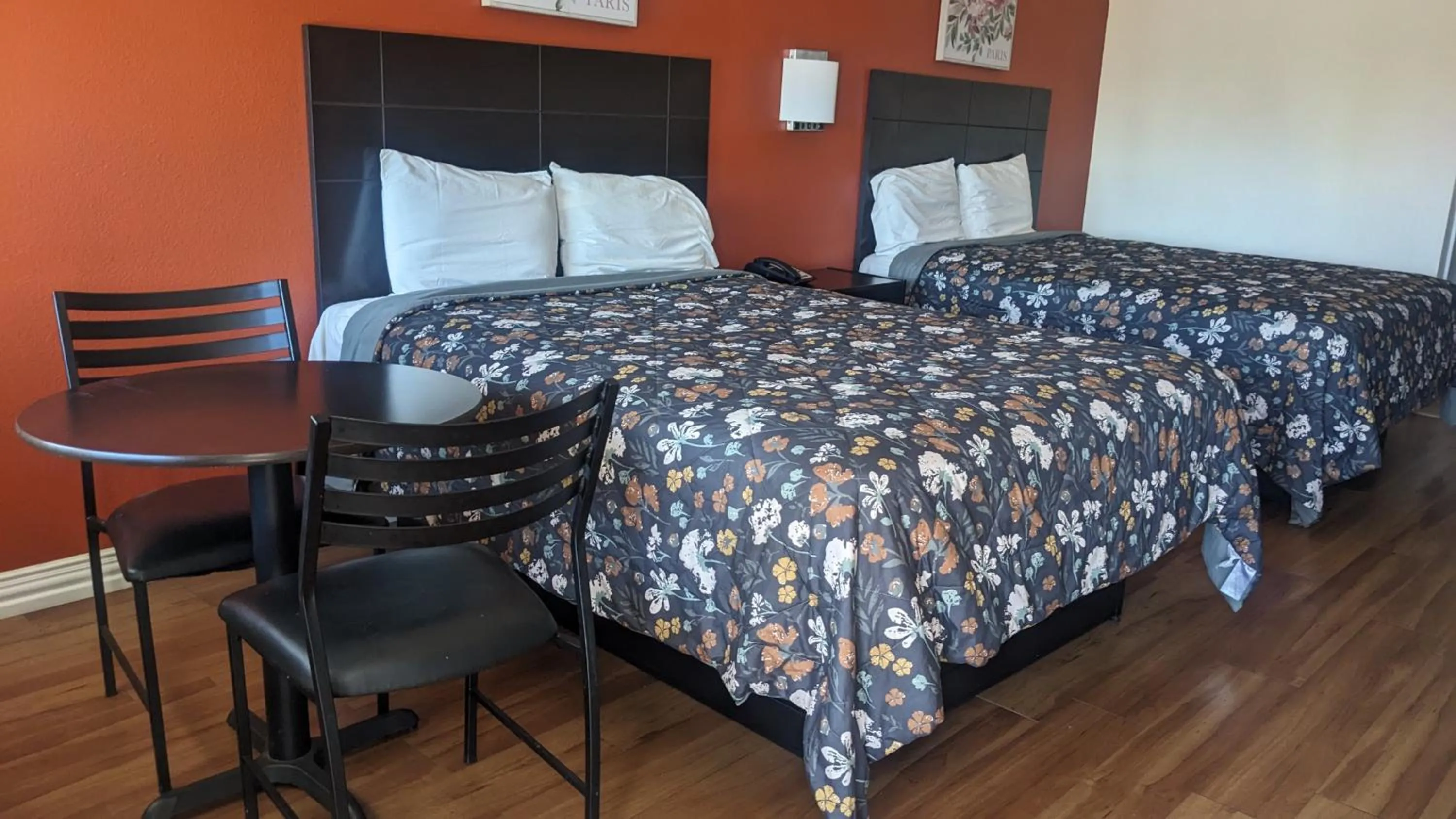 Bed in Rodeway Inn & Suites Humble IAH