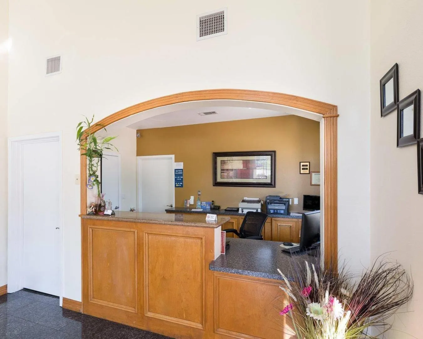 Lobby or reception in Rodeway Inn & Suites Humble IAH