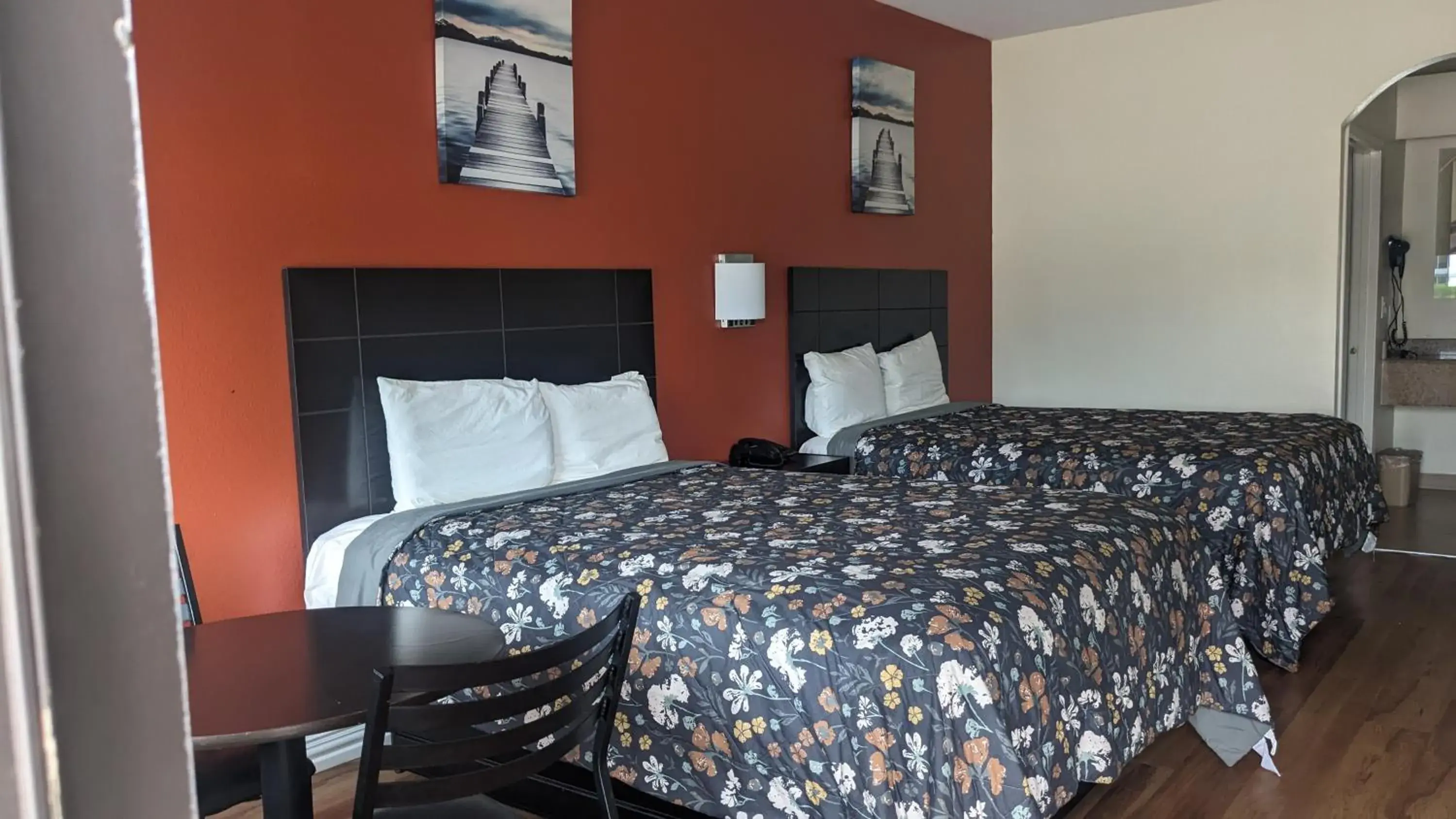 Bed in Rodeway Inn & Suites Humble IAH Bed in Rodeway Inn & Suites Humble IAH