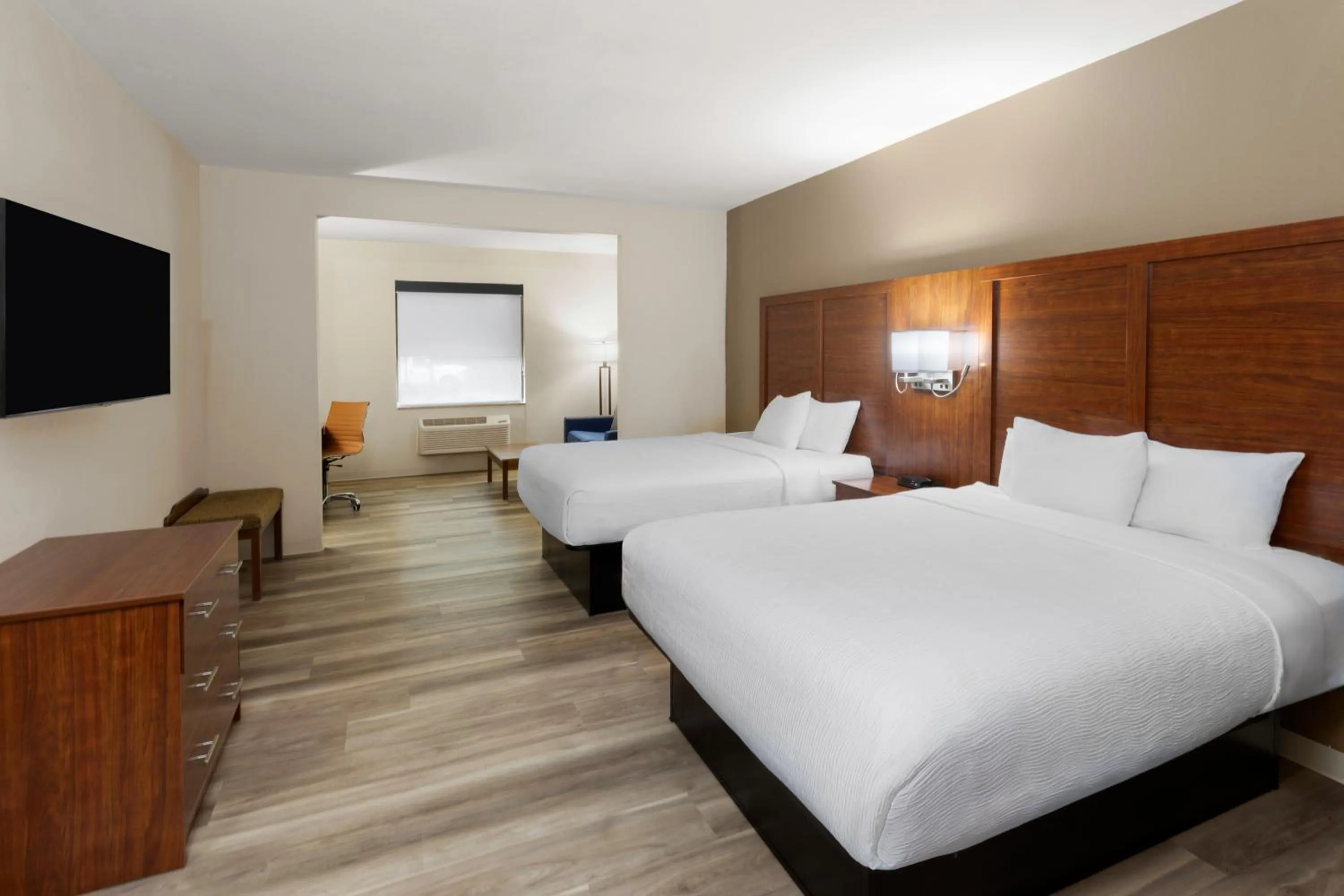 Bedroom, Bed in Wingate by Wyndham College Station South