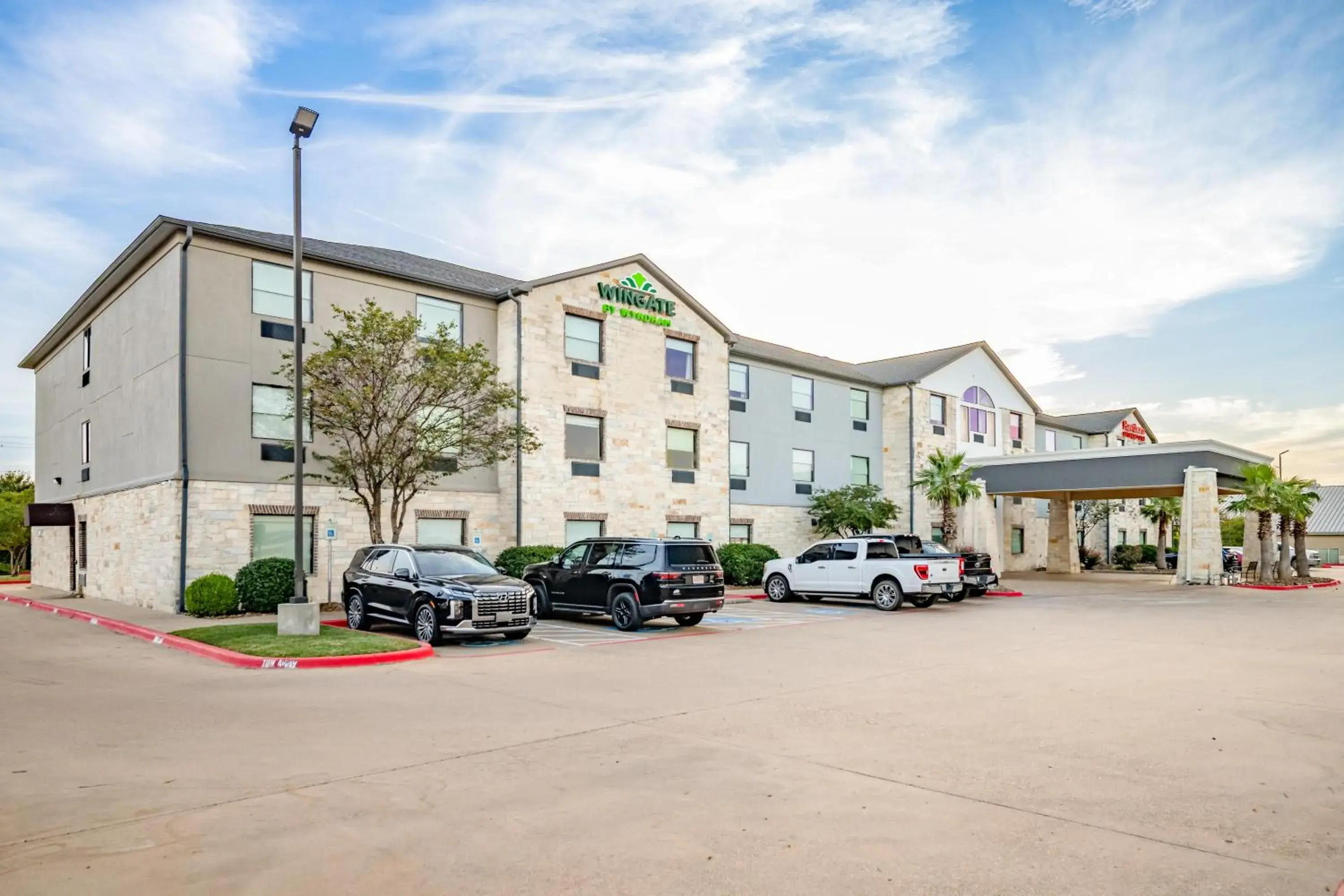 Property building in Wingate by Wyndham College Station South Property building in Wingate by Wyndham College Station South