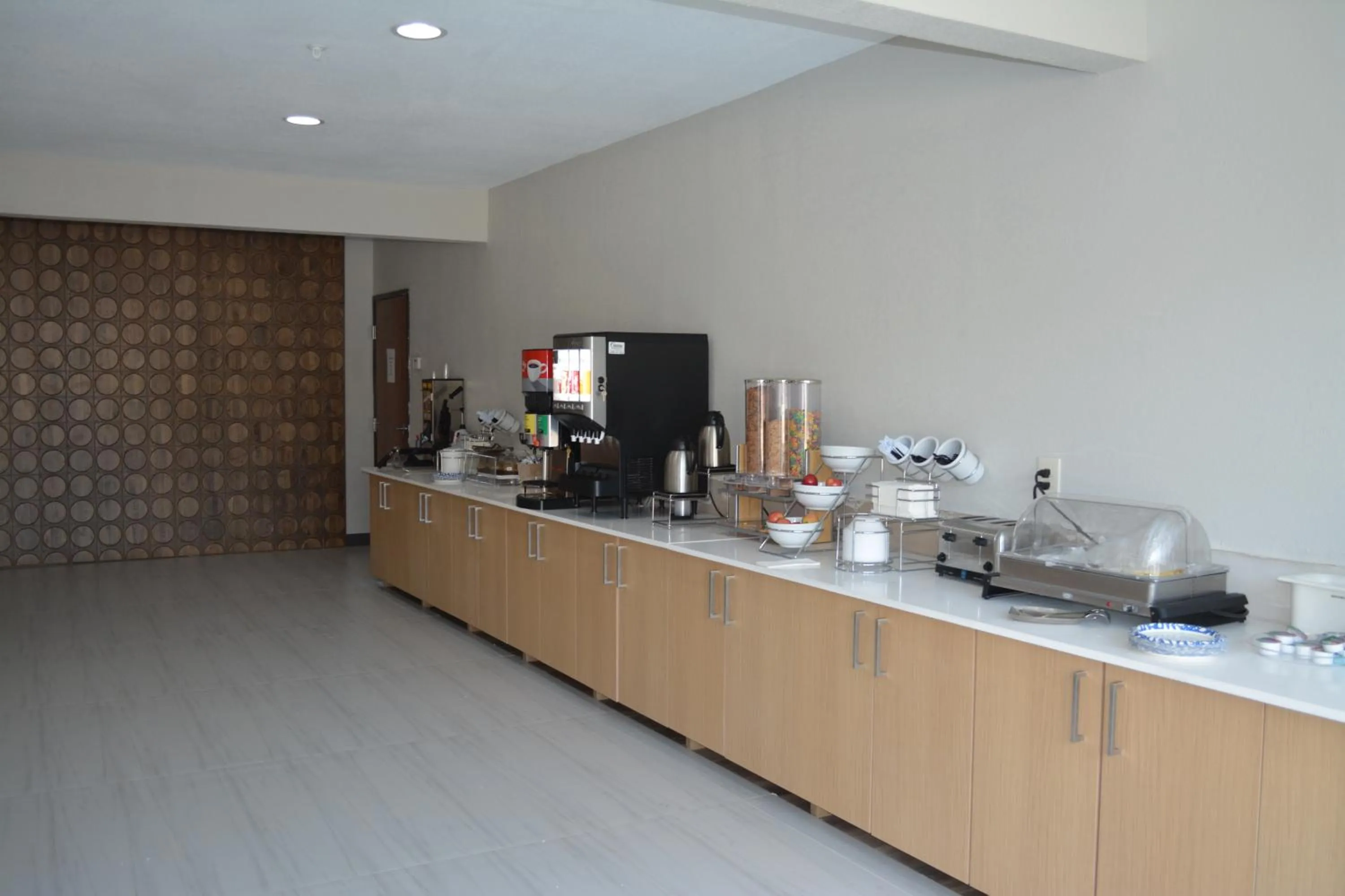 Breakfast in Wingate by Wyndham College Station South