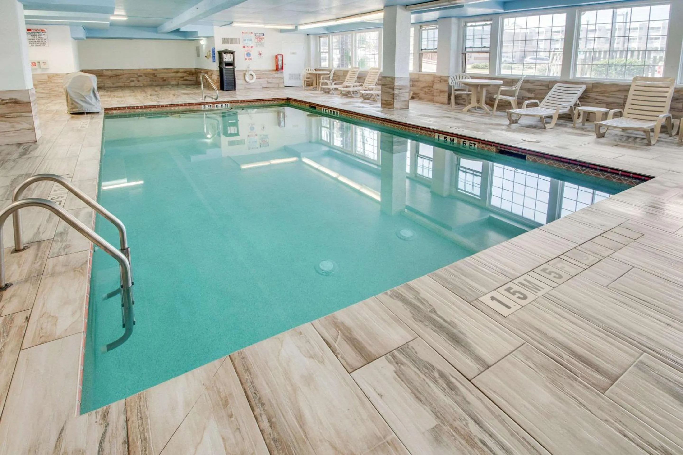 Swimming pool in Quality Inn & Suites Galveston - Beachfront