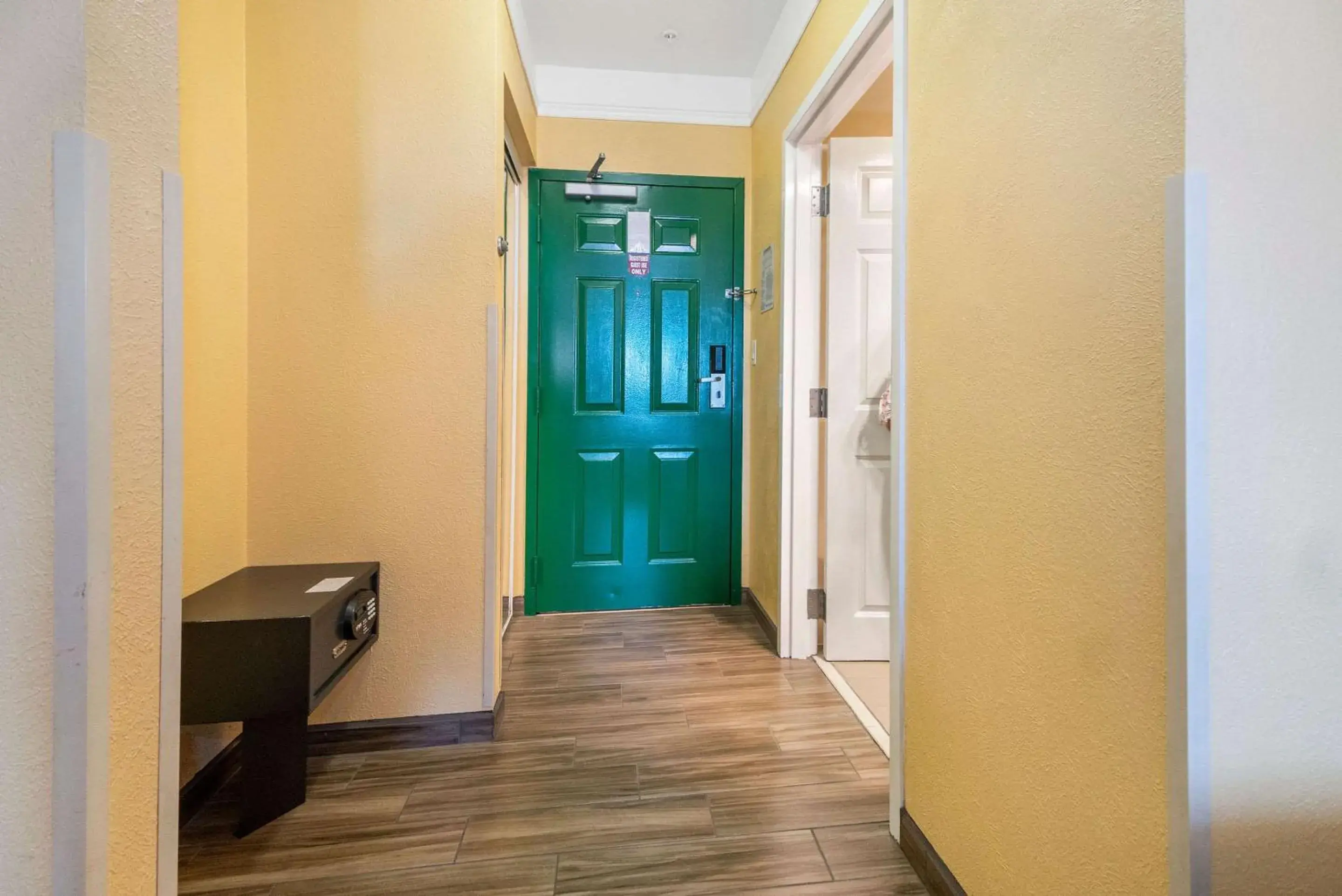 Bedroom in Quality Inn & Suites Galveston - Beachfront Bedroom in Quality Inn & Suites Galveston - Beachfront
