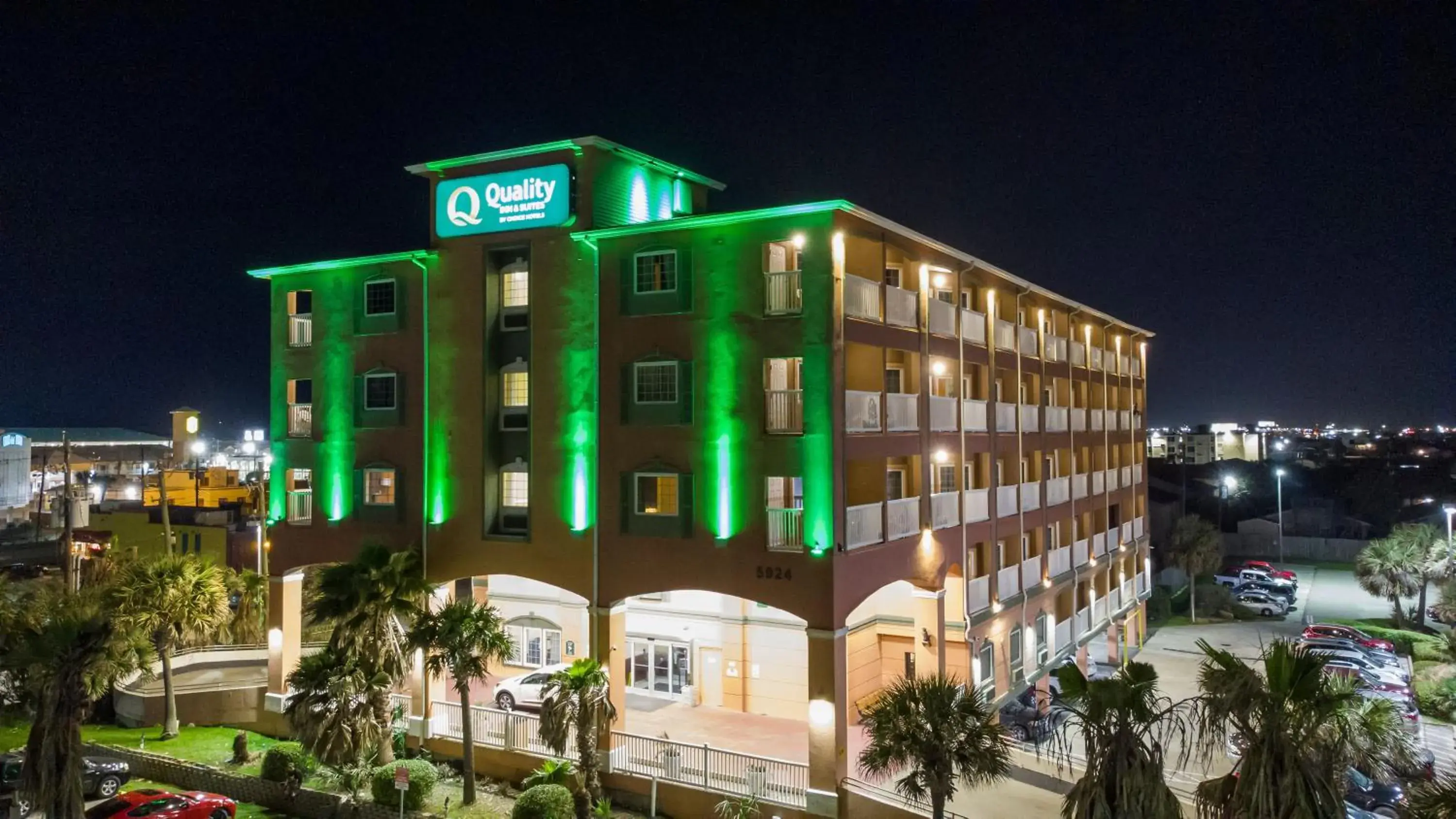 Property building in Quality Inn & Suites Galveston - Beachfront Property building in Quality Inn & Suites Galveston - Beachfront
