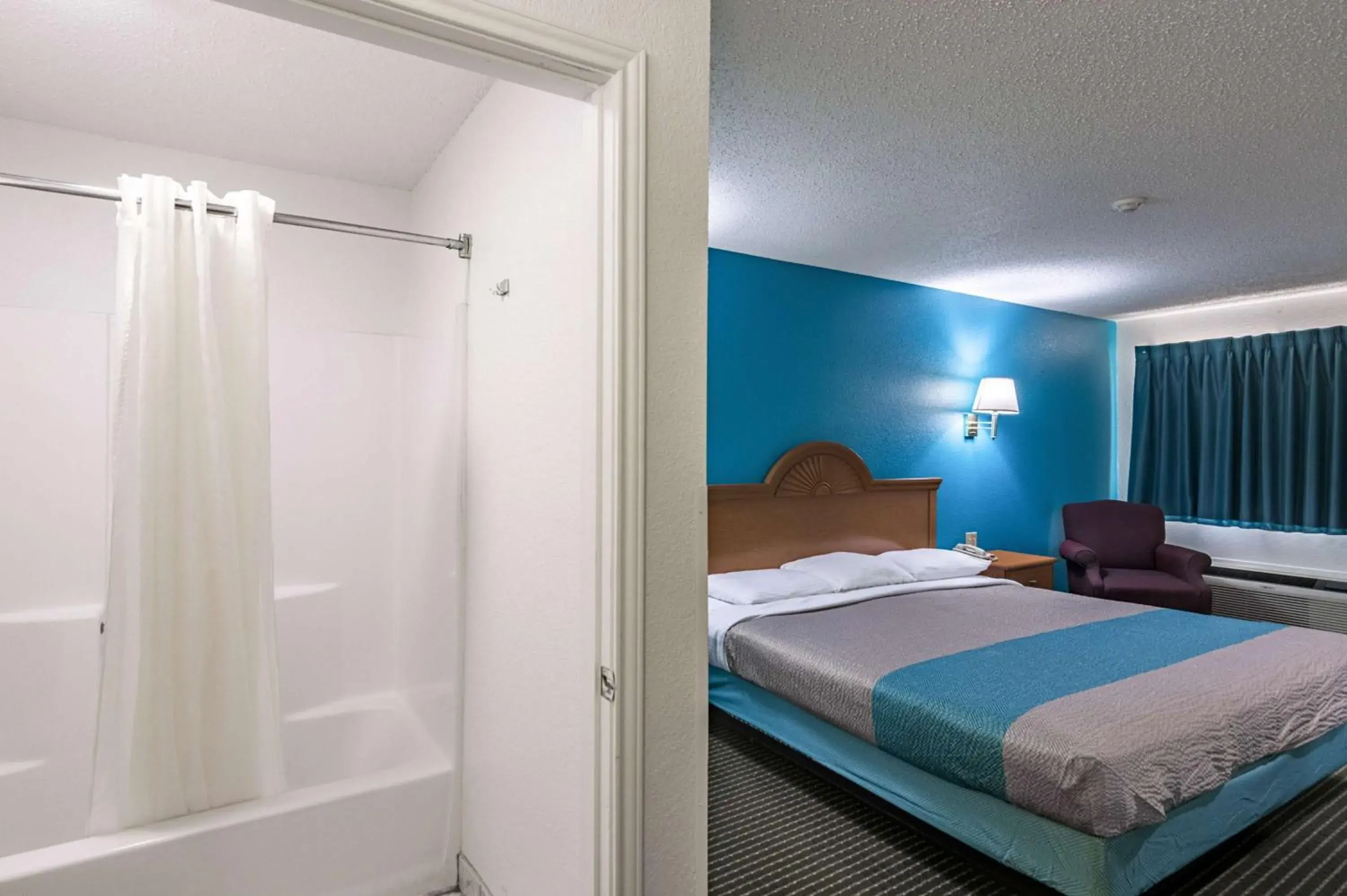 Bathroom, Bed in Motel 6-Azle, TX Bathroom, Bed in Motel 6-Azle, TX