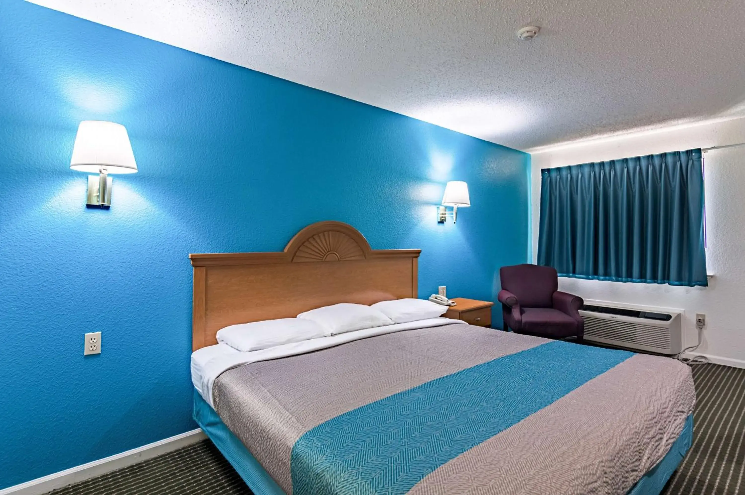 Photo of the whole room, Bed in Motel 6-Azle, TX Photo of the whole room, Bed in Motel 6-Azle, TX