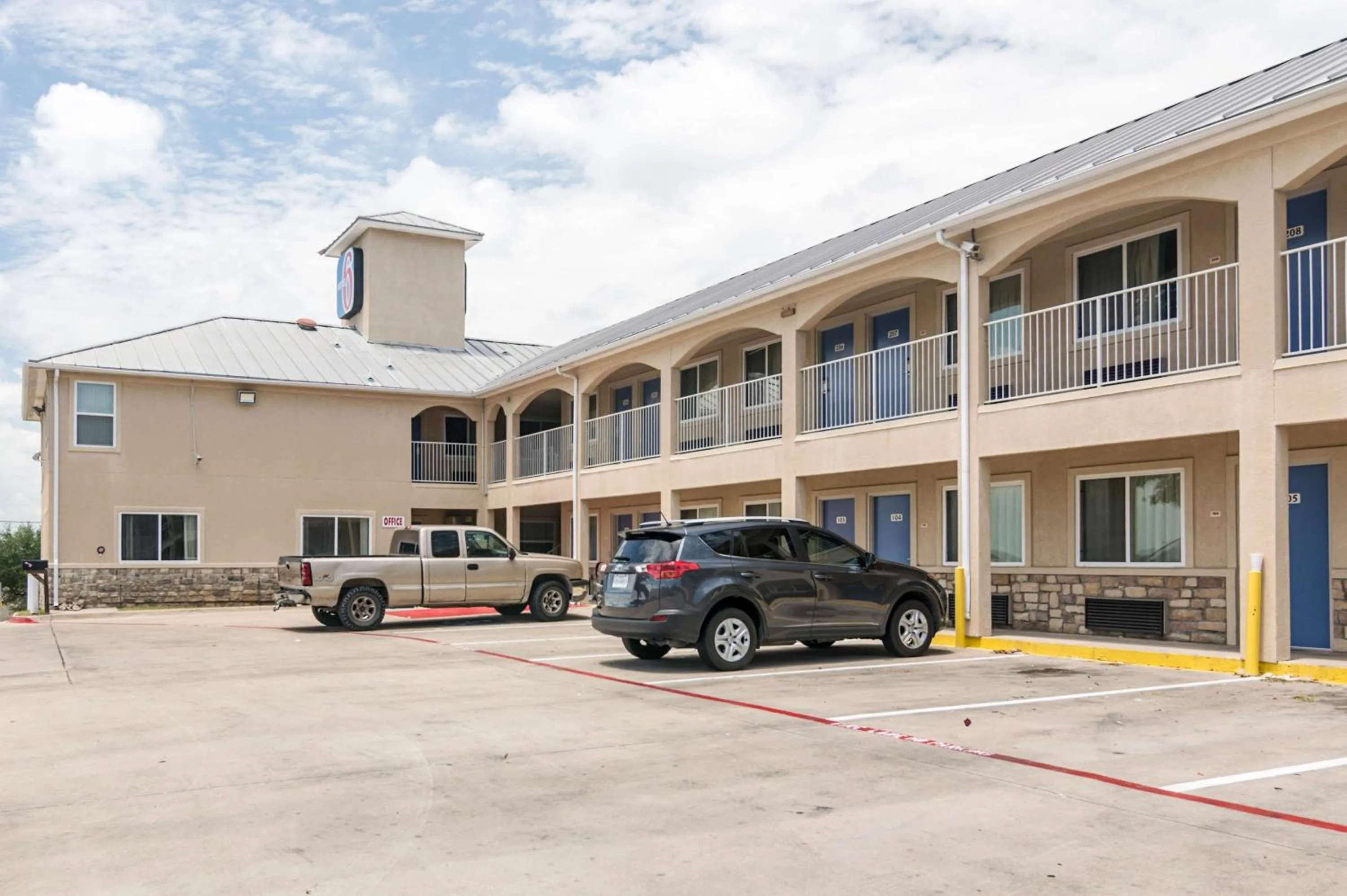 Property building in Motel 6-Azle, TX