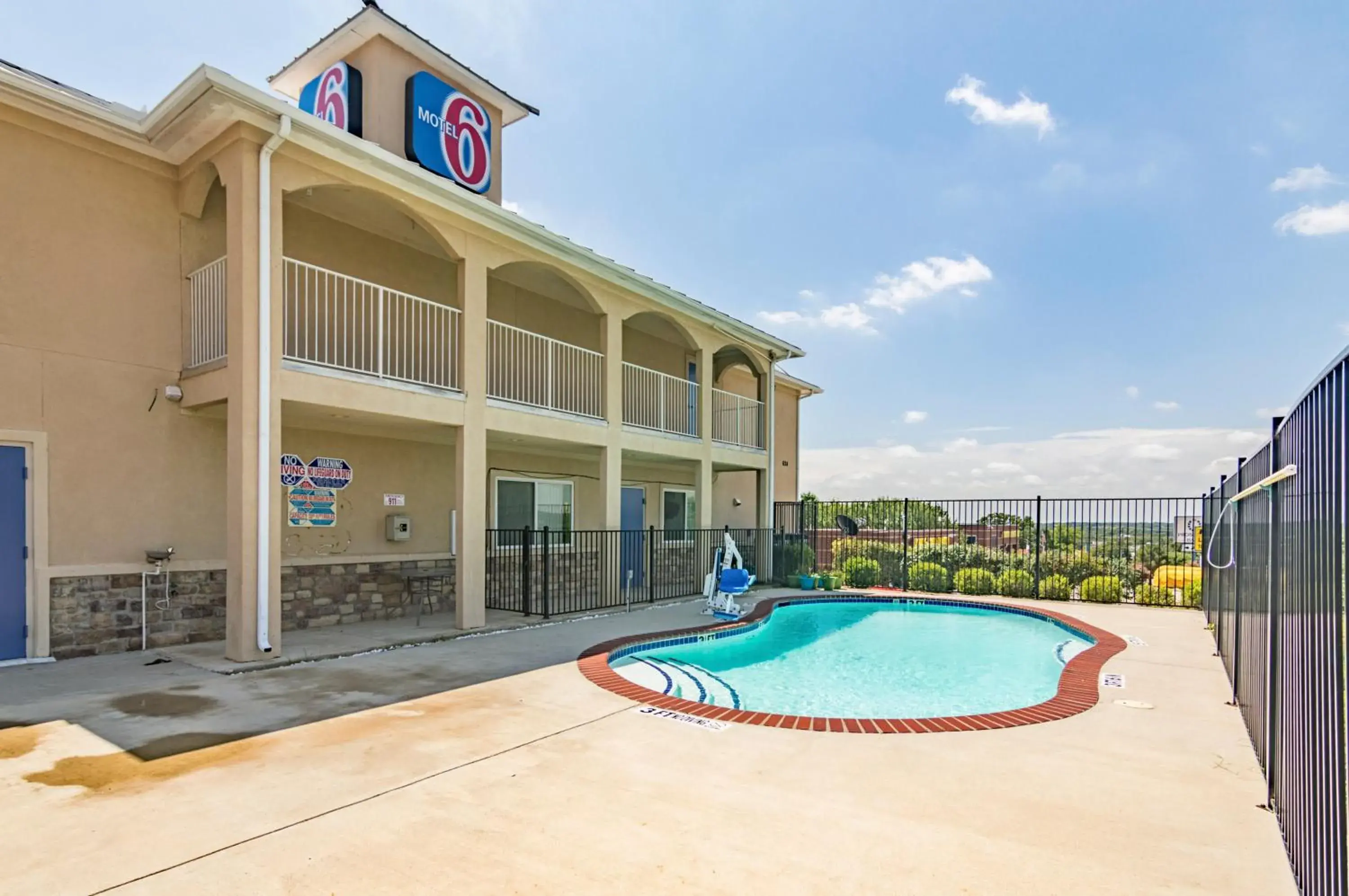Swimming pool in Motel 6-Azle, TX Swimming pool in Motel 6-Azle, TX