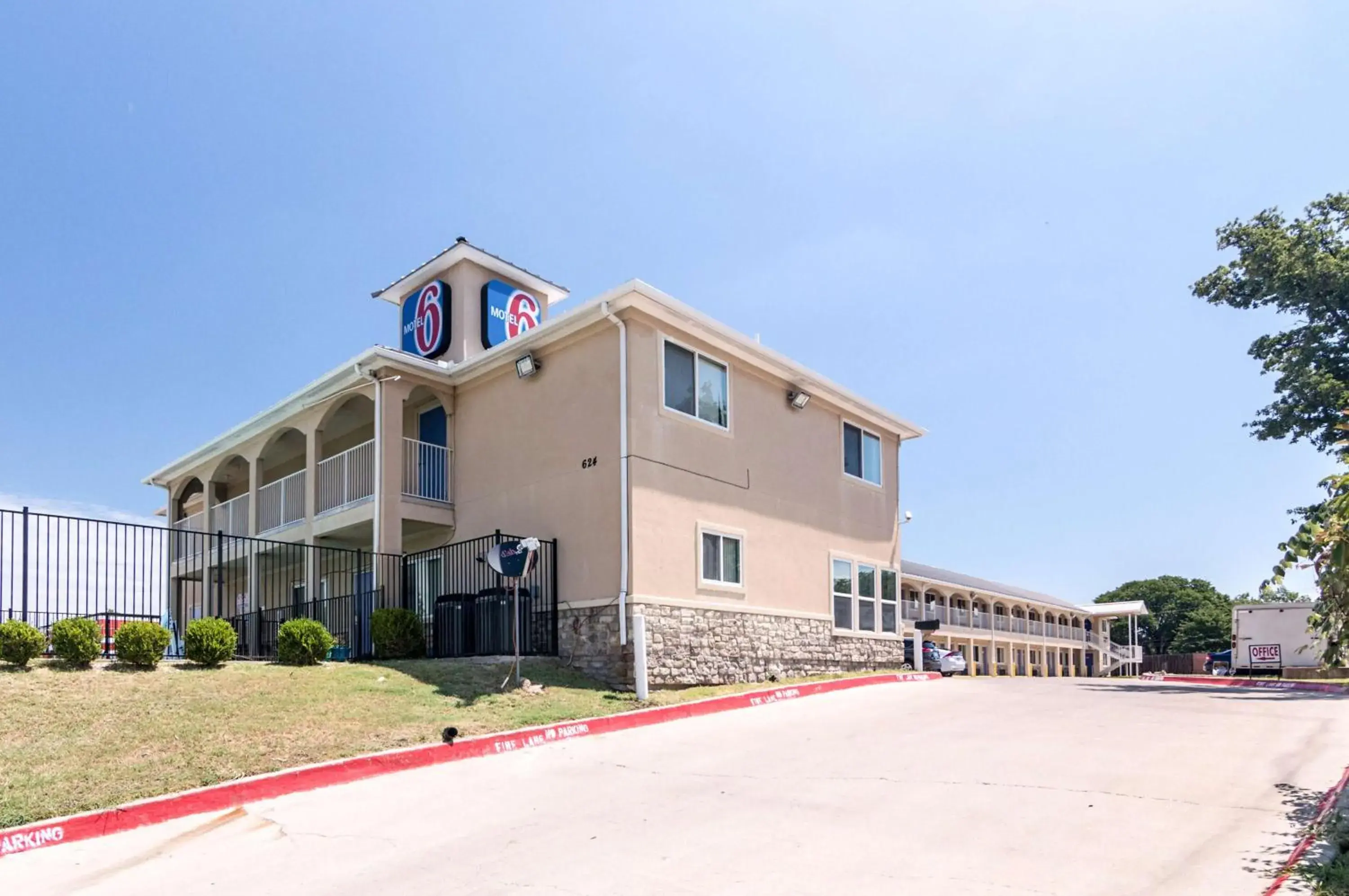 Property building in Motel 6-Azle, TX Property building in Motel 6-Azle, TX